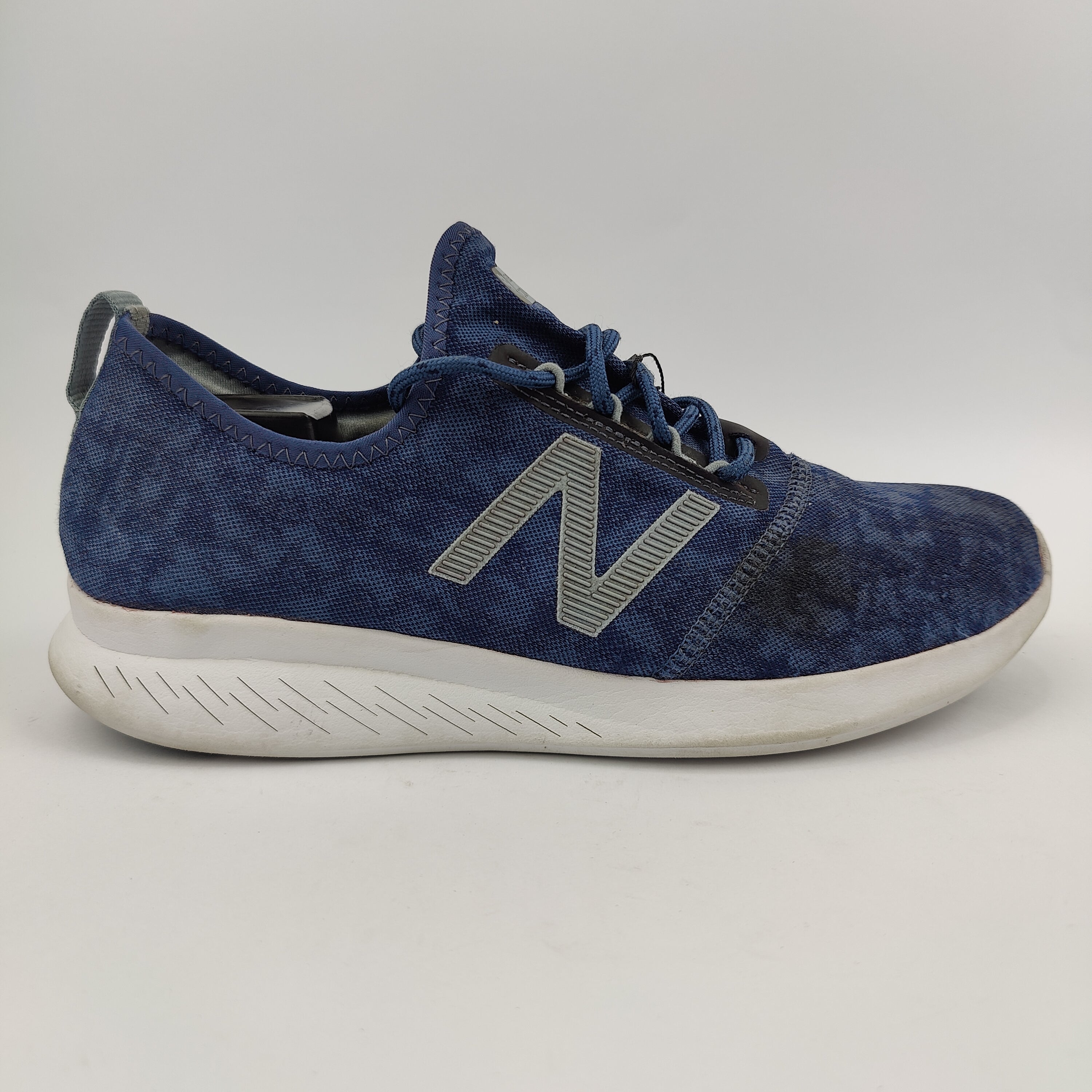 New Balance Fuelcore (UK/PK 9) - 43 | Excellent