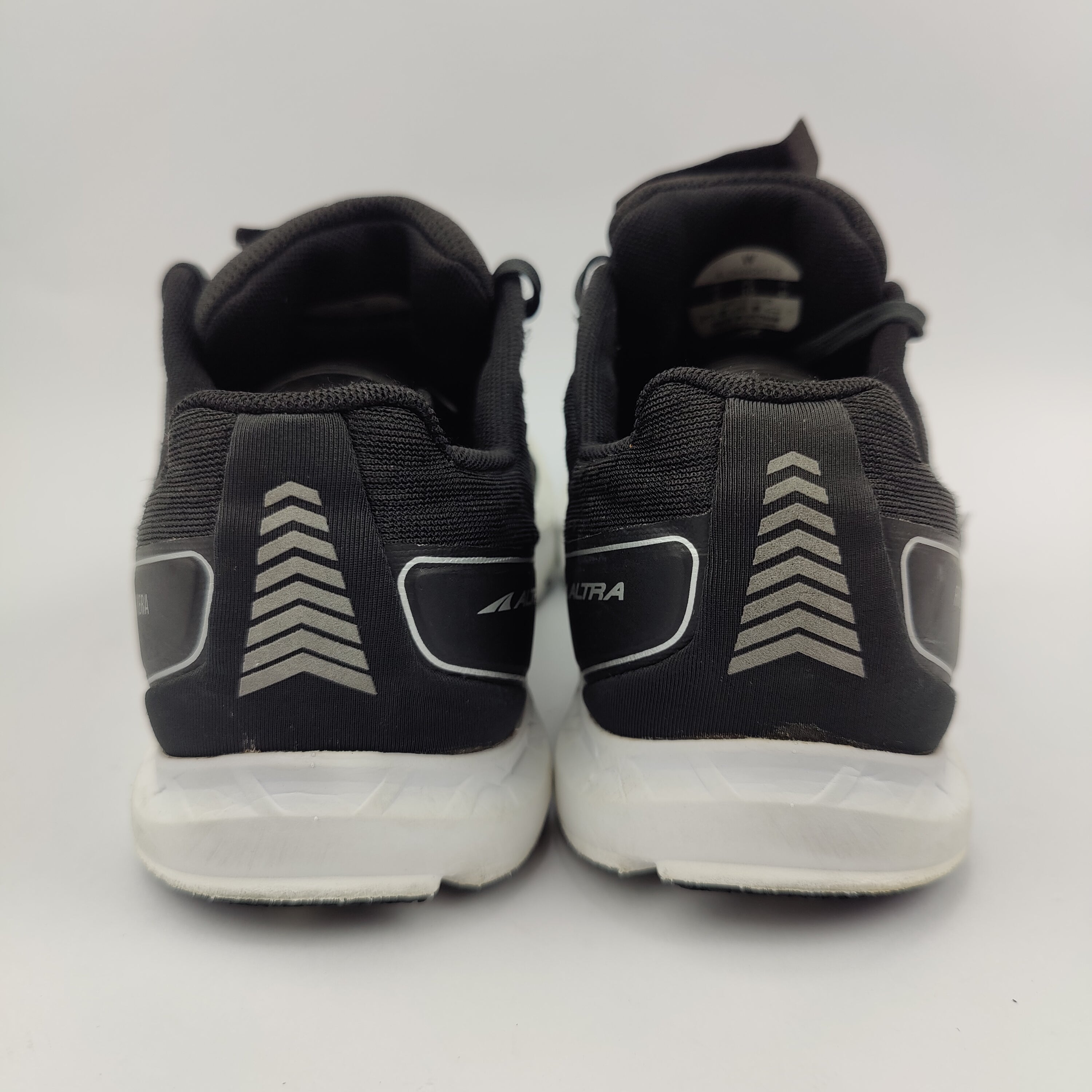 Altra Rivera 2 (UK/PK 8) - 42 | Excellent
