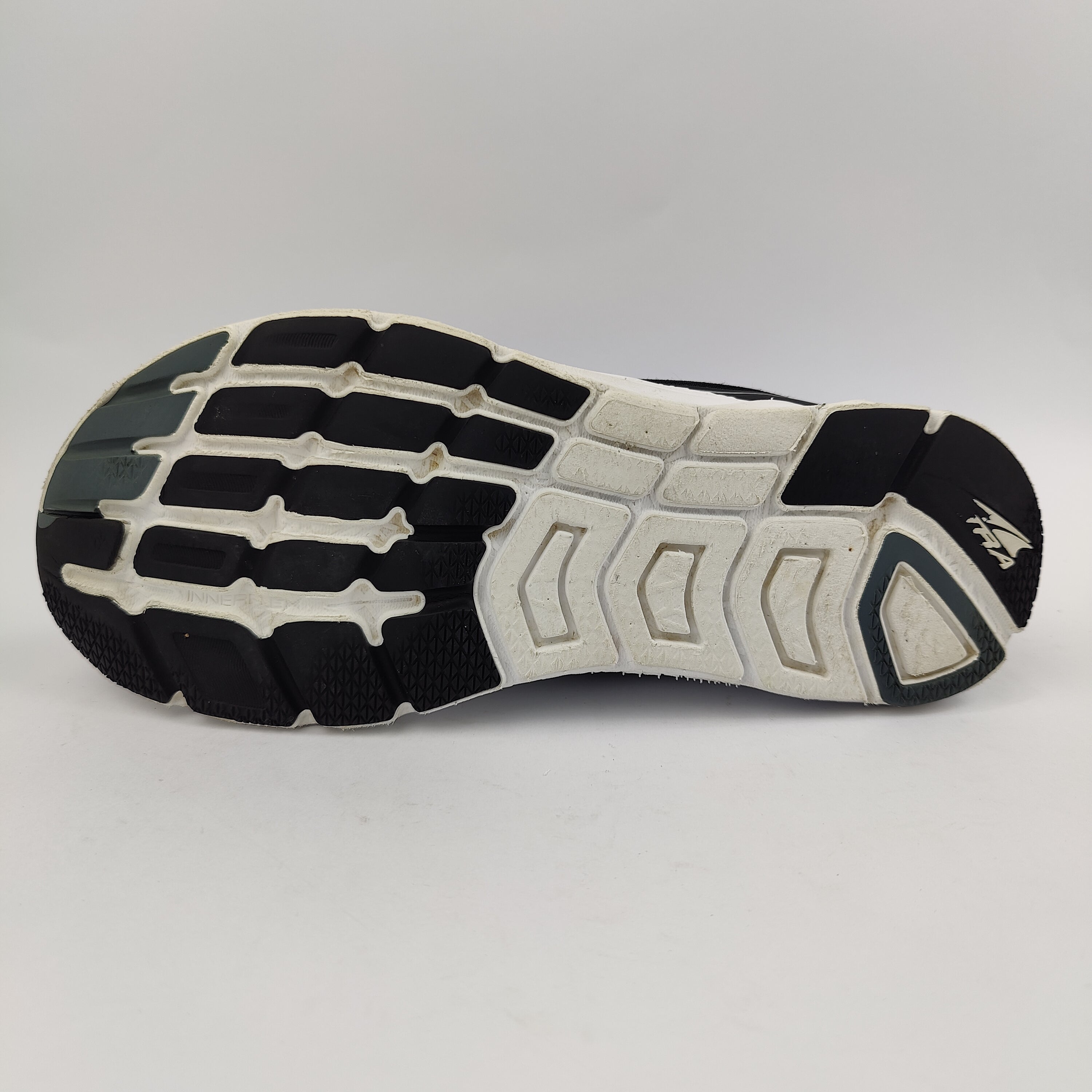 Altra Rivera 2 (UK/PK 8) - 42 | Excellent