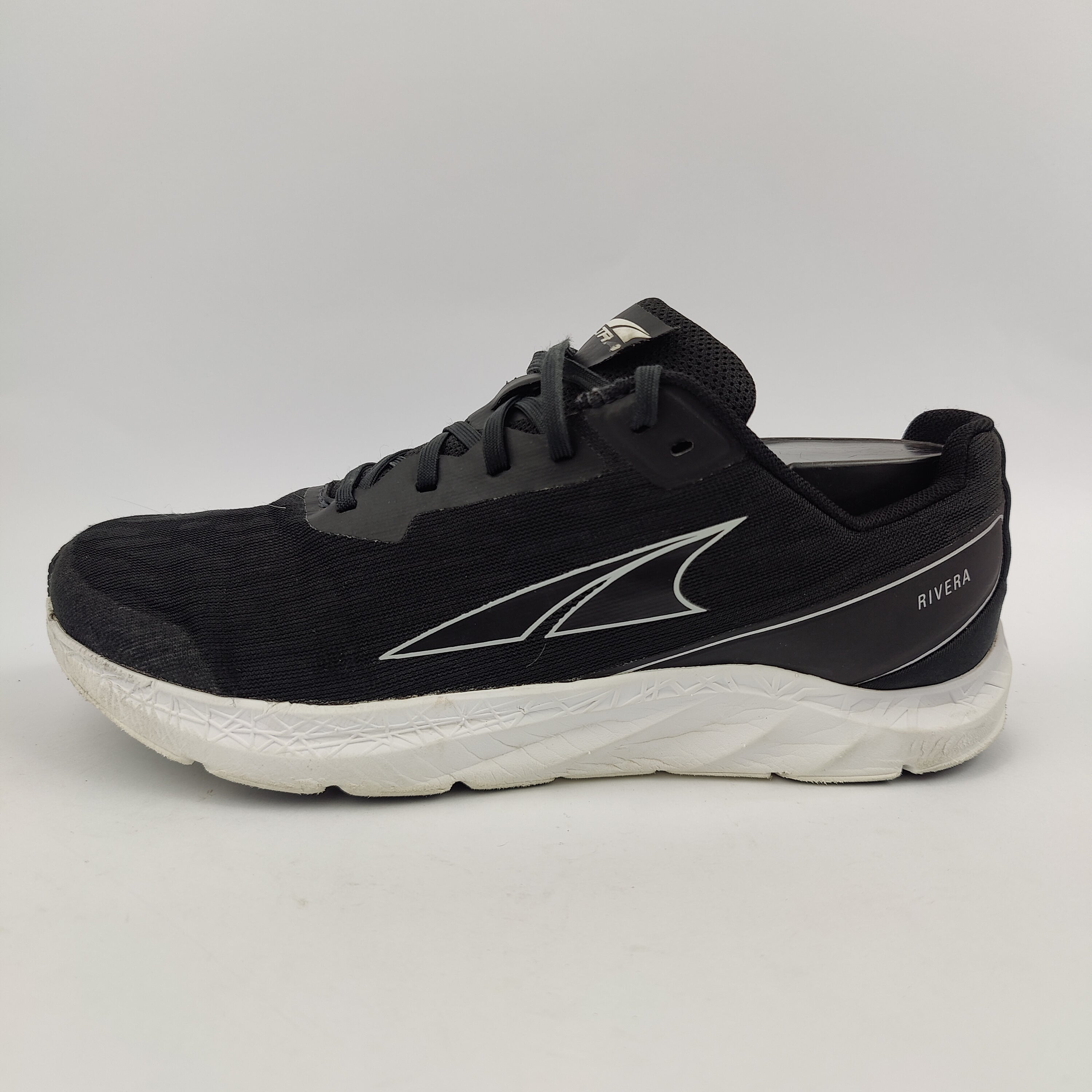Altra Rivera 2 (UK/PK 8) - 42 | Excellent