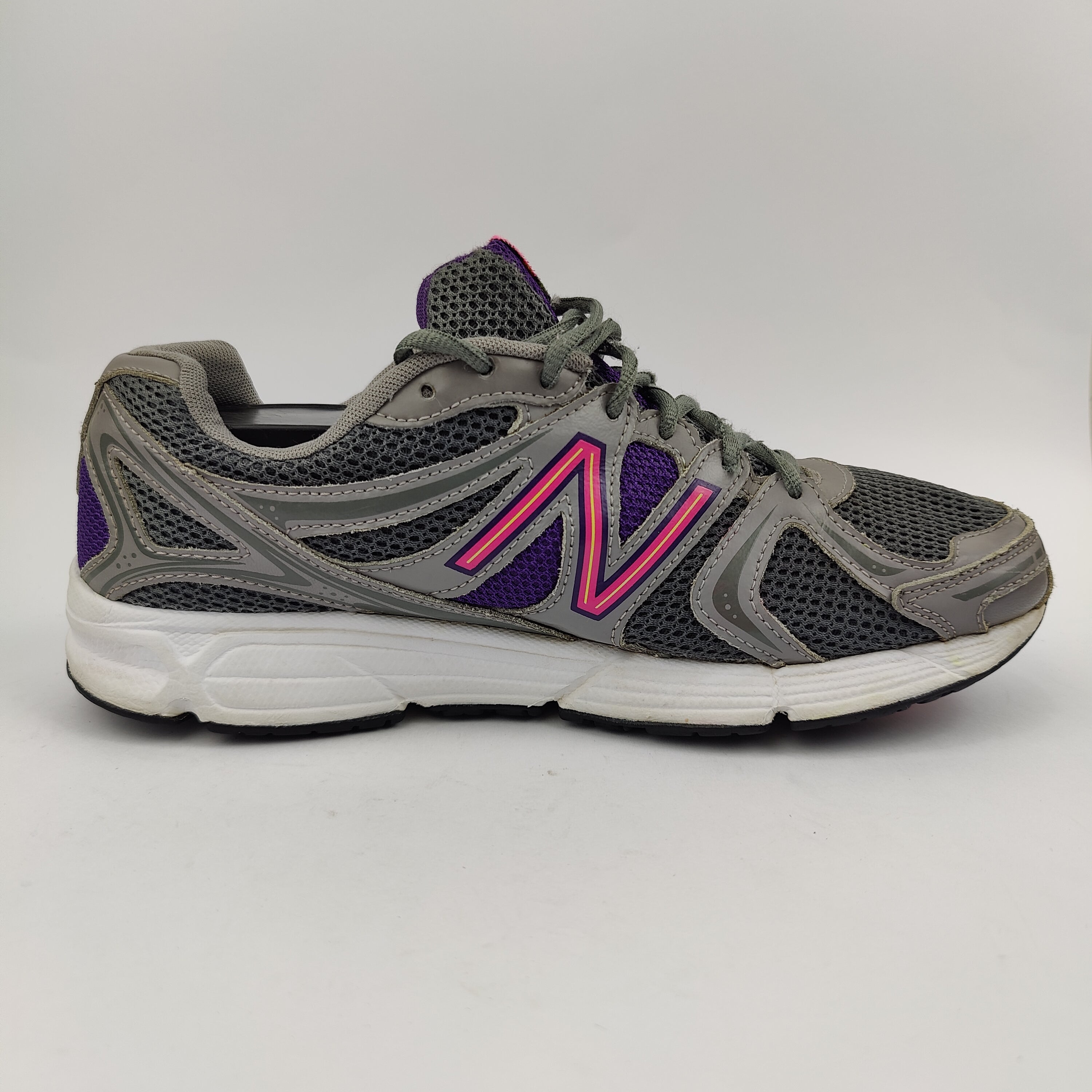 New Balance 490v2 (UK/PK 8) - 41.5 | Excellent