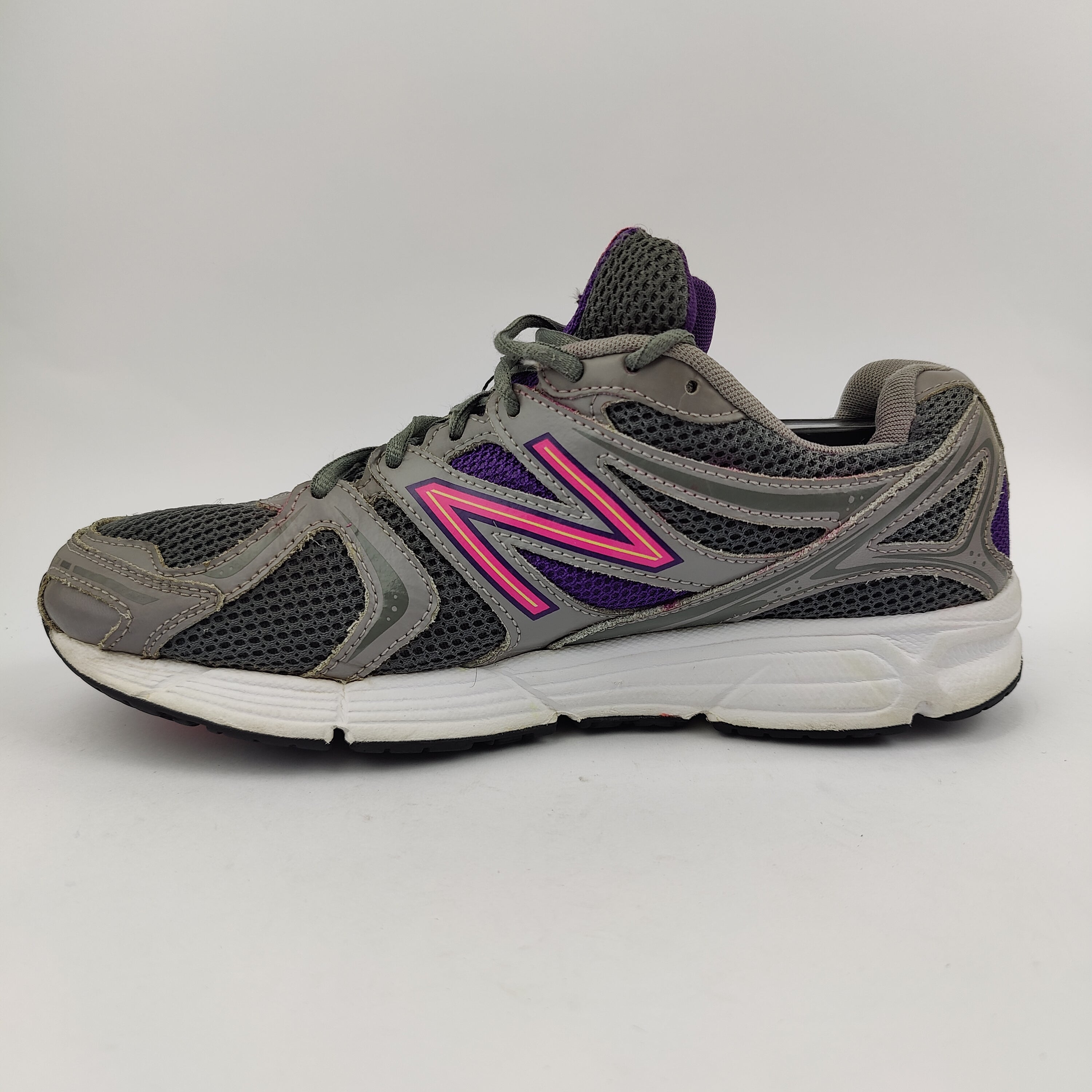 New Balance 490v2 (UK/PK 8) - 41.5 | Excellent