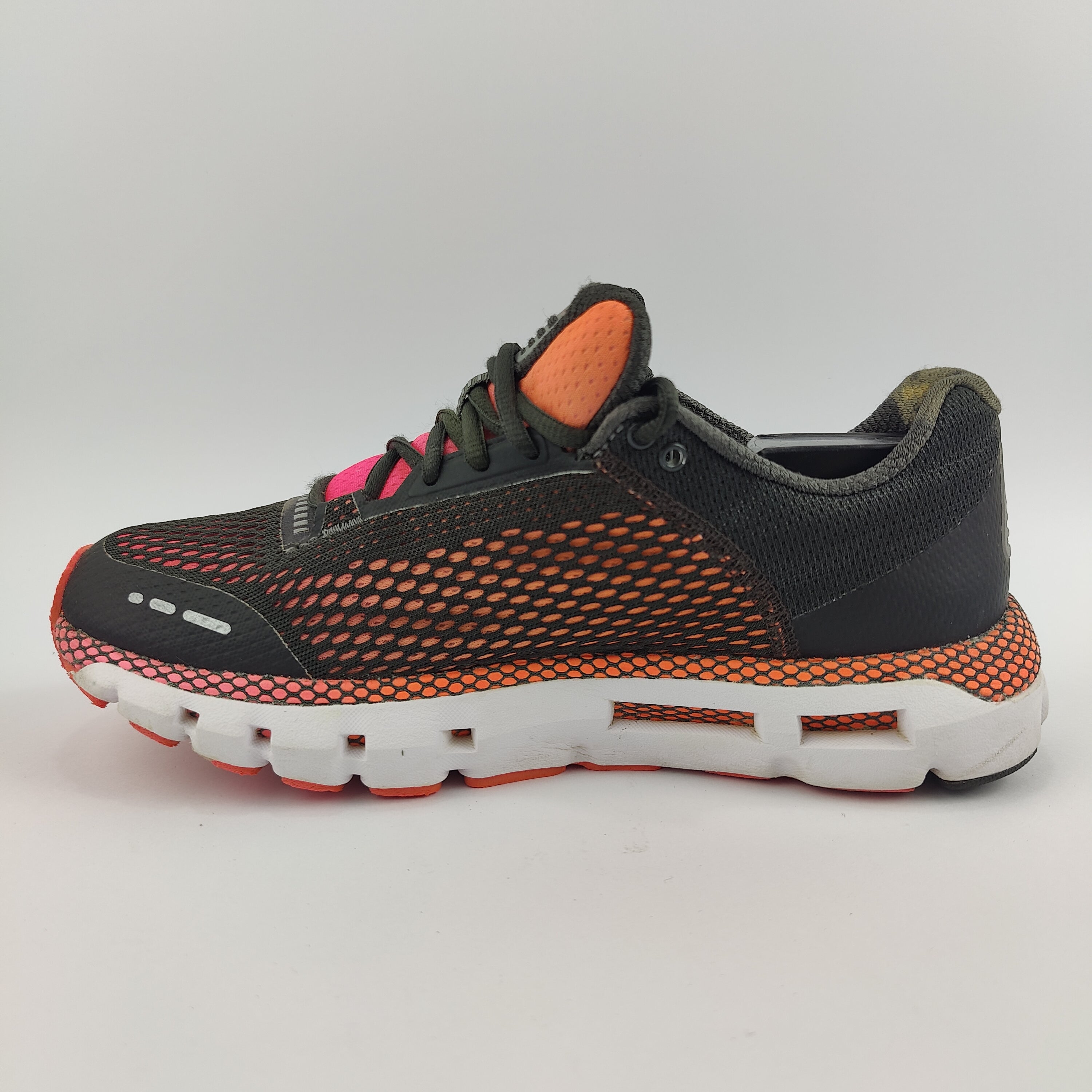 Under Armour HOVR (UK/PK 6.5) - 40.5 | Excellent