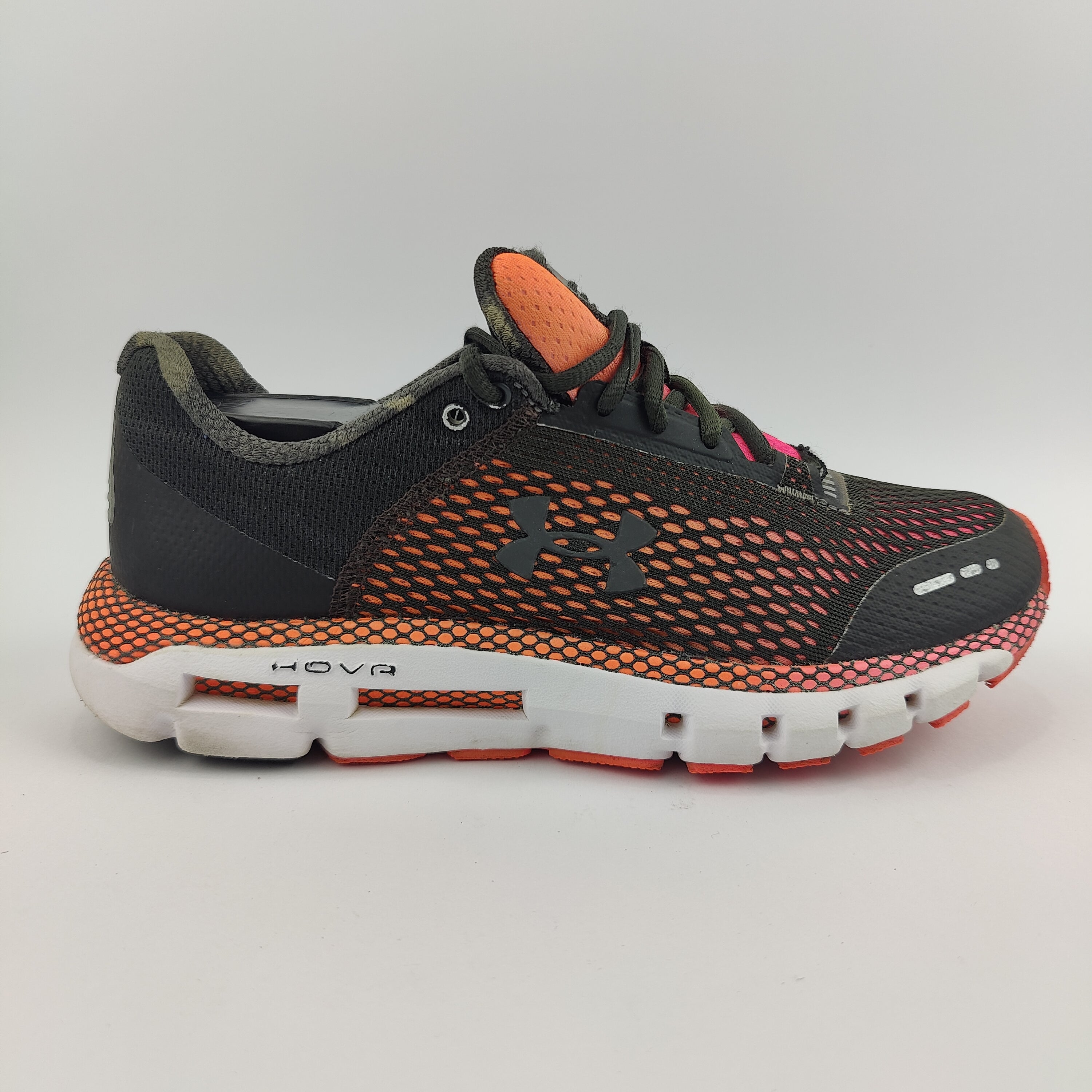 Under Armour HOVR (UK/PK 6.5) - 40.5 | Excellent