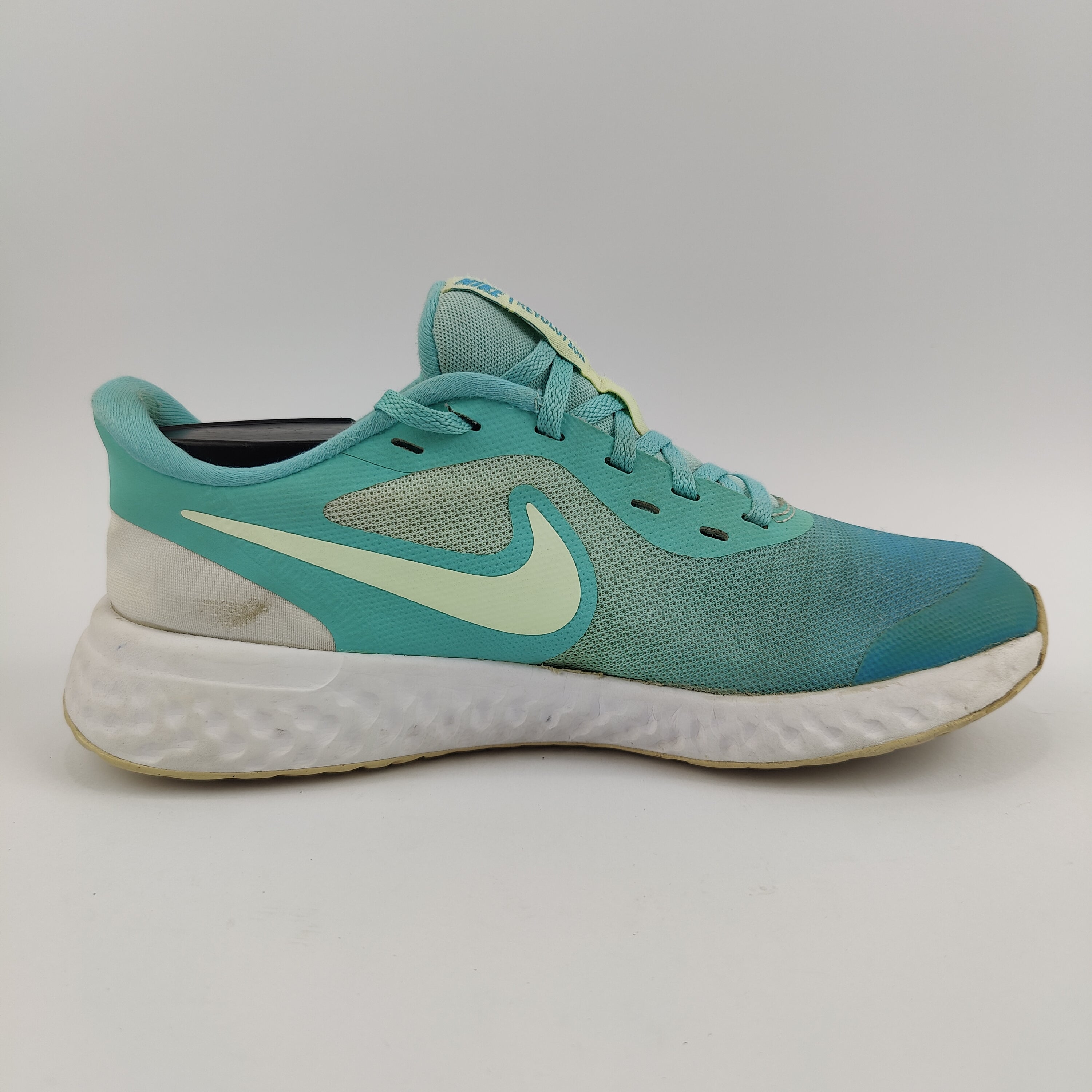 Nike Revolution 5 (UK/PK 4.5) - 37.5 | Prime