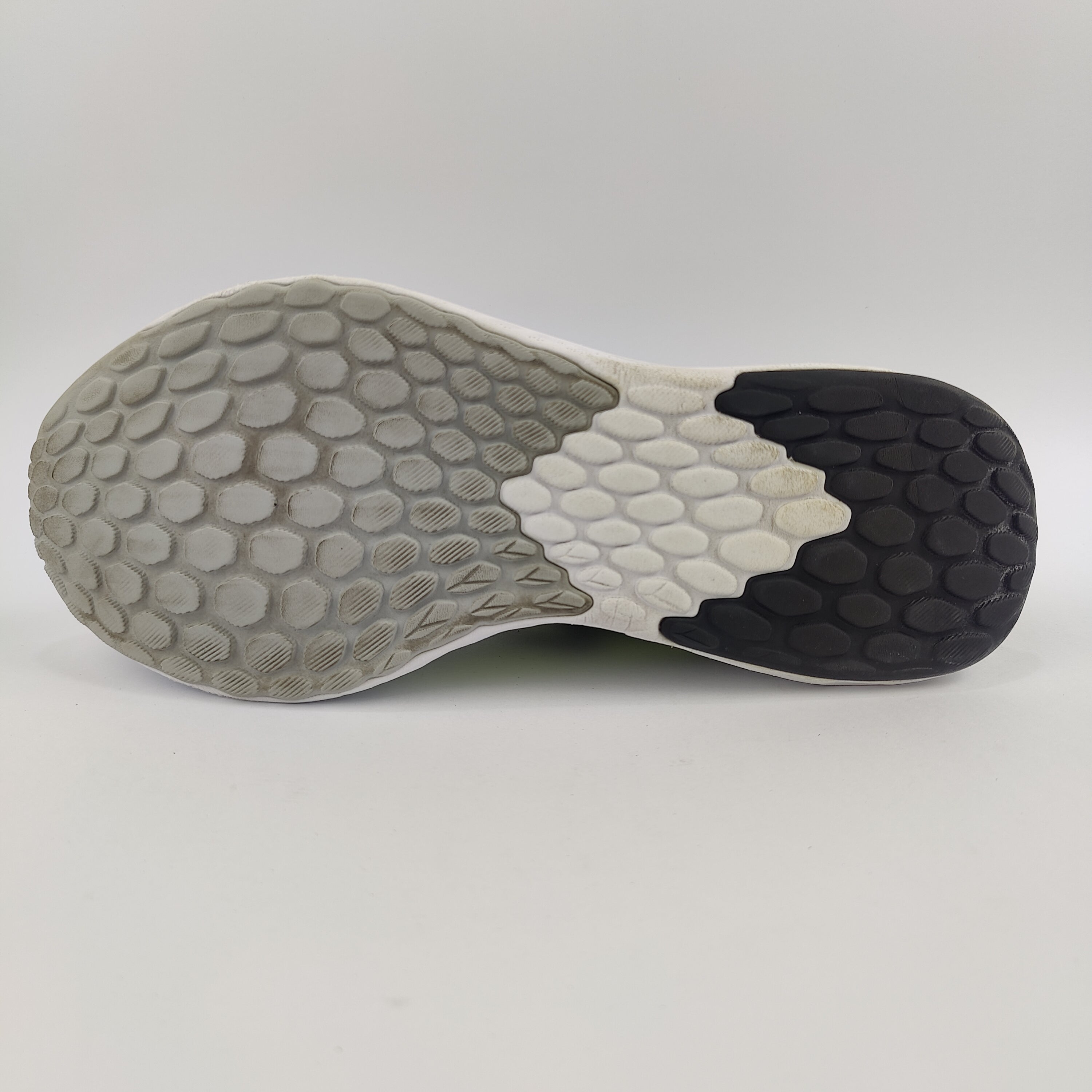 New Balance Fresh Foam Tempo (UK/PK 9) - 43 | Prime