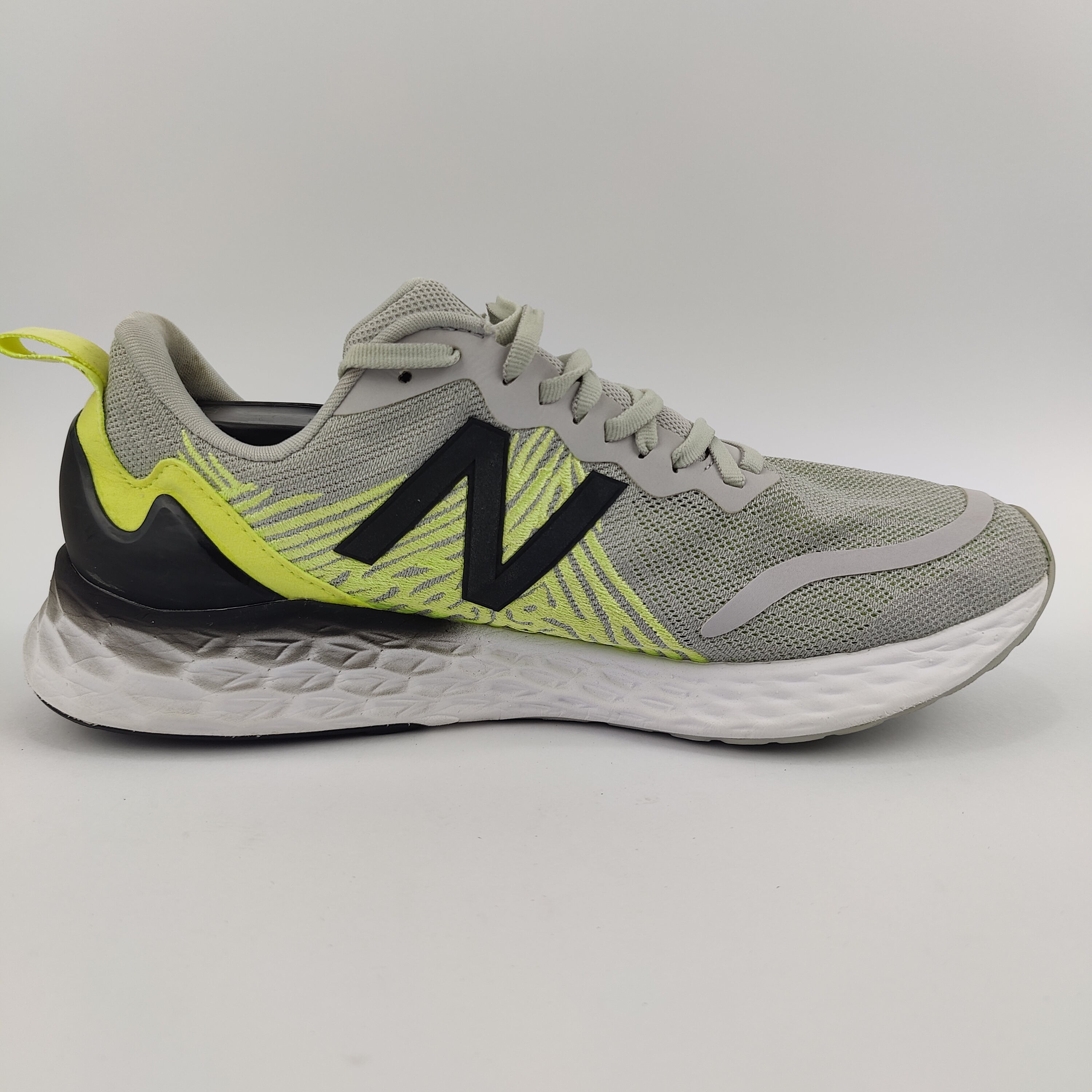 New Balance Fresh Foam Tempo (UK/PK 9) - 43 | Prime