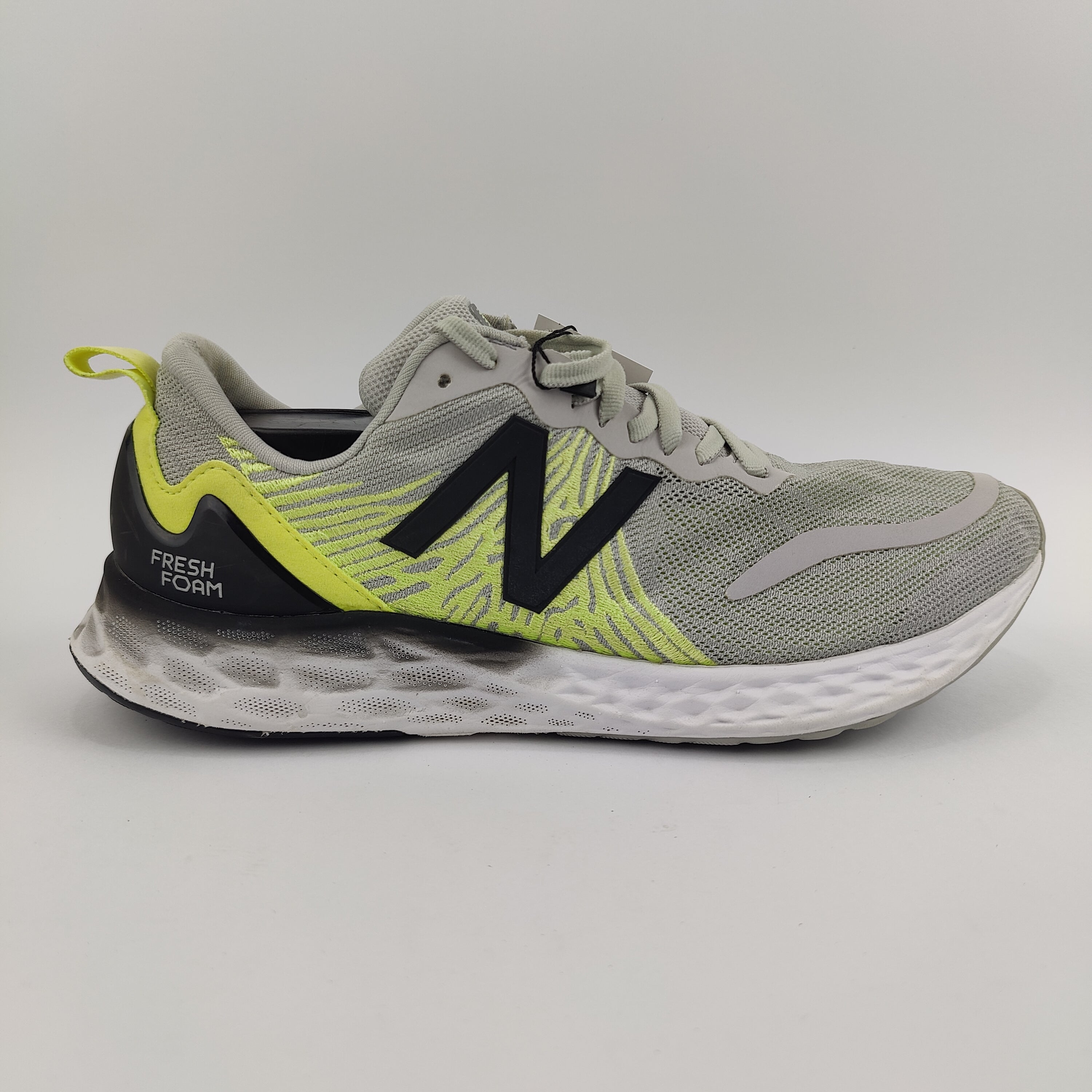 New Balance Fresh Foam Tempo (UK/PK 9) - 43 | Prime