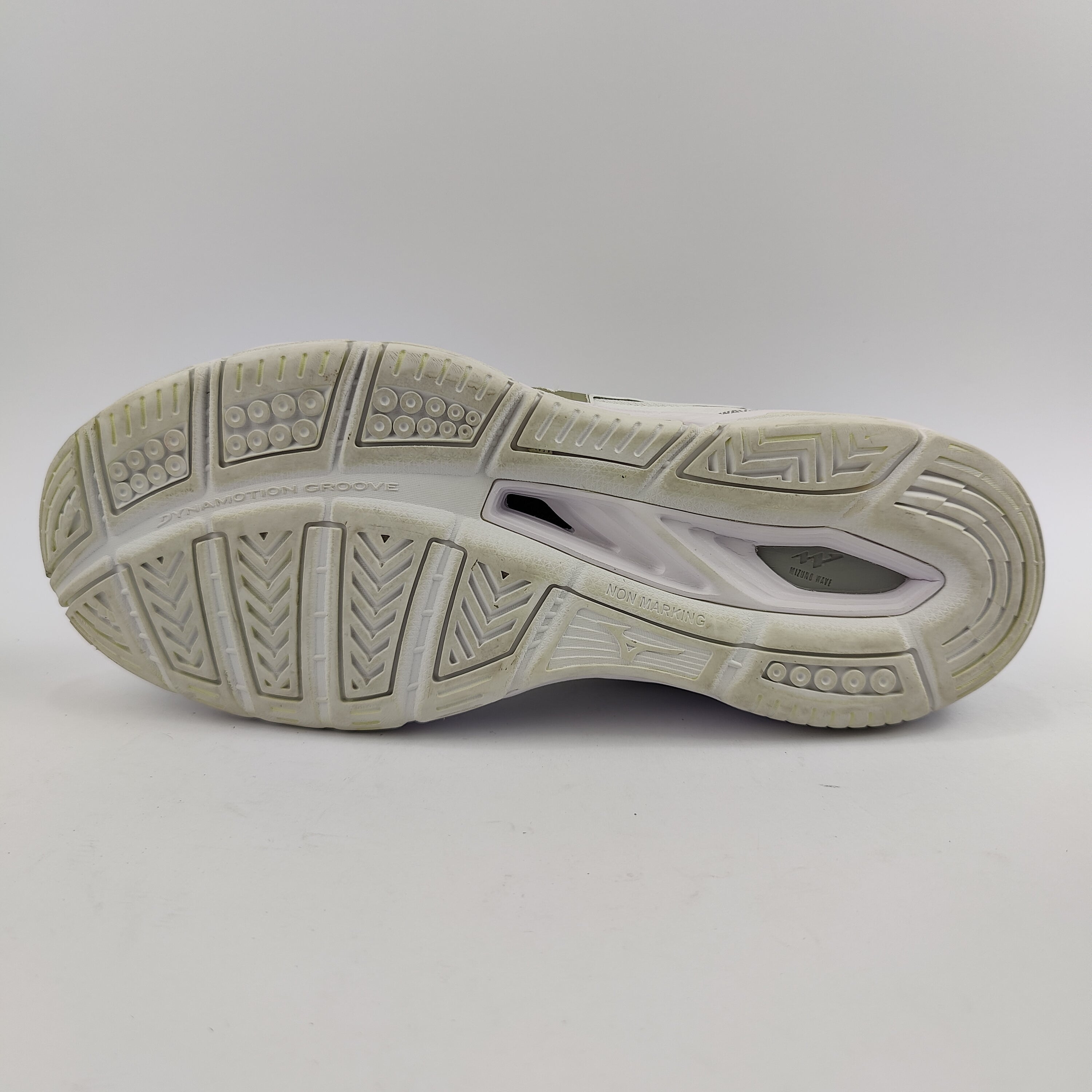 Mizuno Wave Luminous (UK/PK 7) - 41 | Excellent