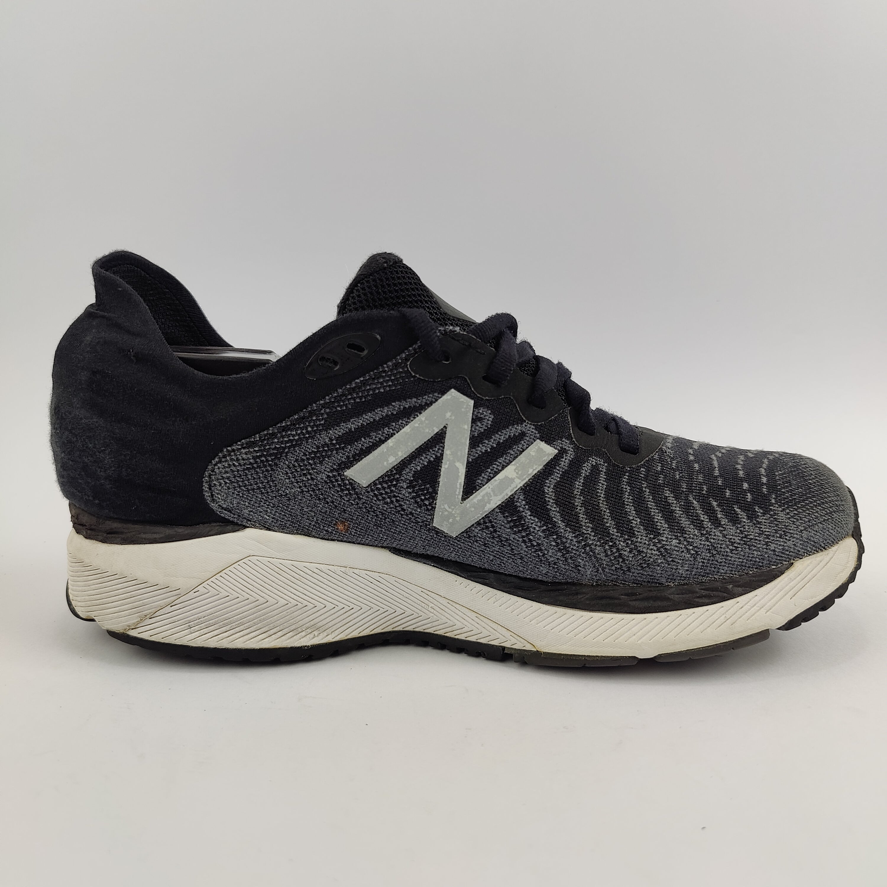 New Balance 860v11 (UK/PK 6.5) - 40 | Excellent