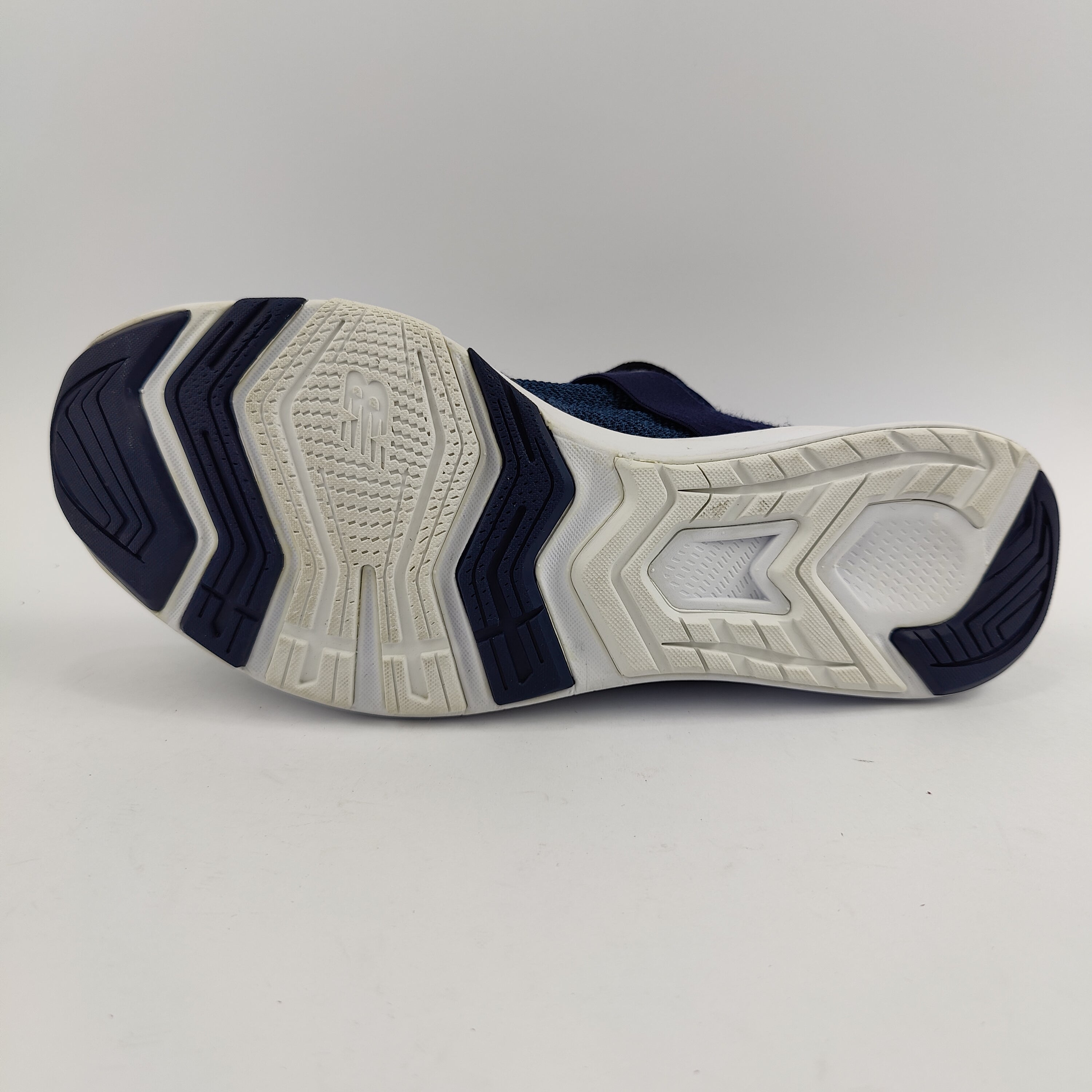 New Balance Energize (UK/PK 9) - 43 | Excellent