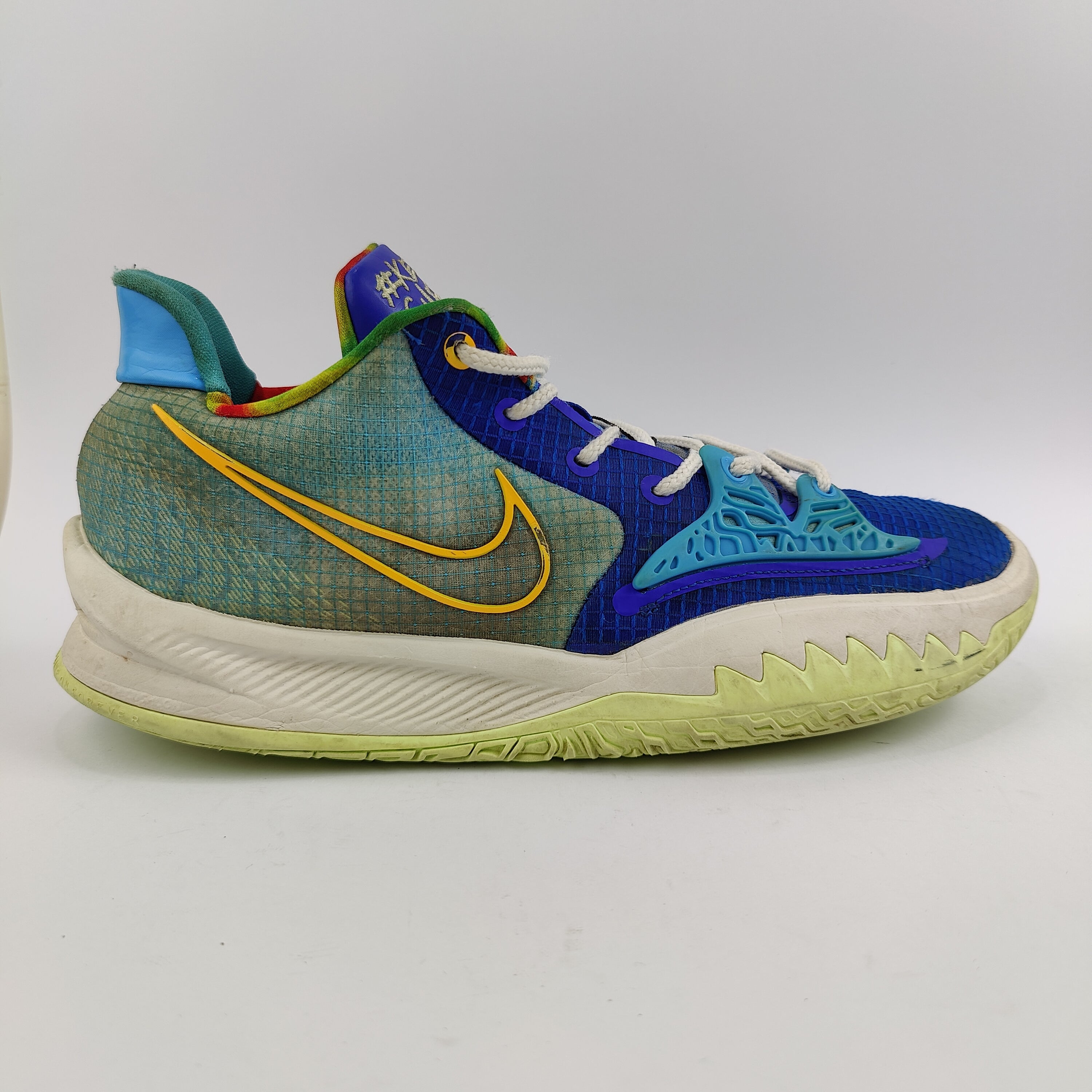 Nike Kyrie 4 Low (UK/PK 10) - 45 | Excellent