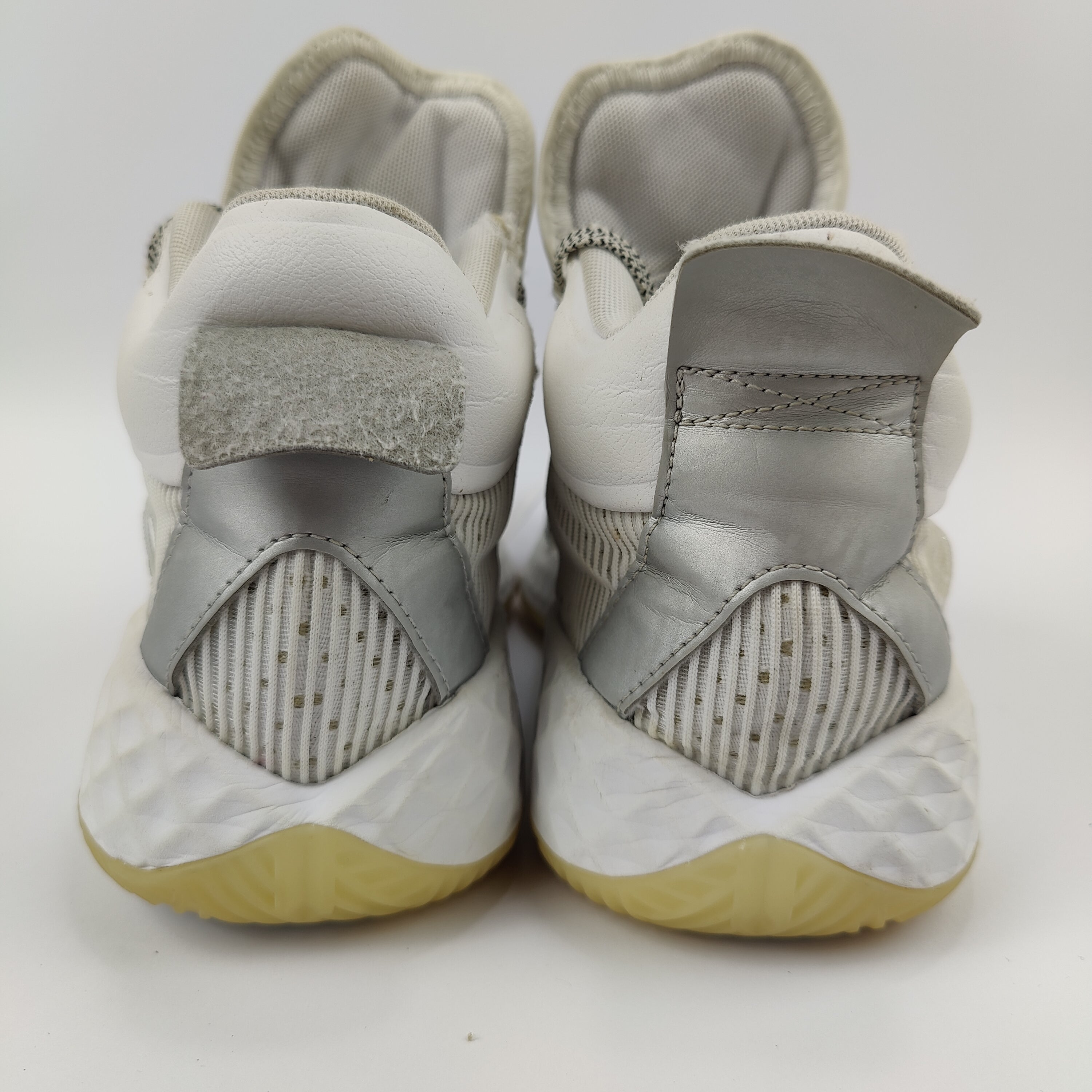 Adidas Pro Boost Mid (UK/PK 6) - 39.5 | Prime