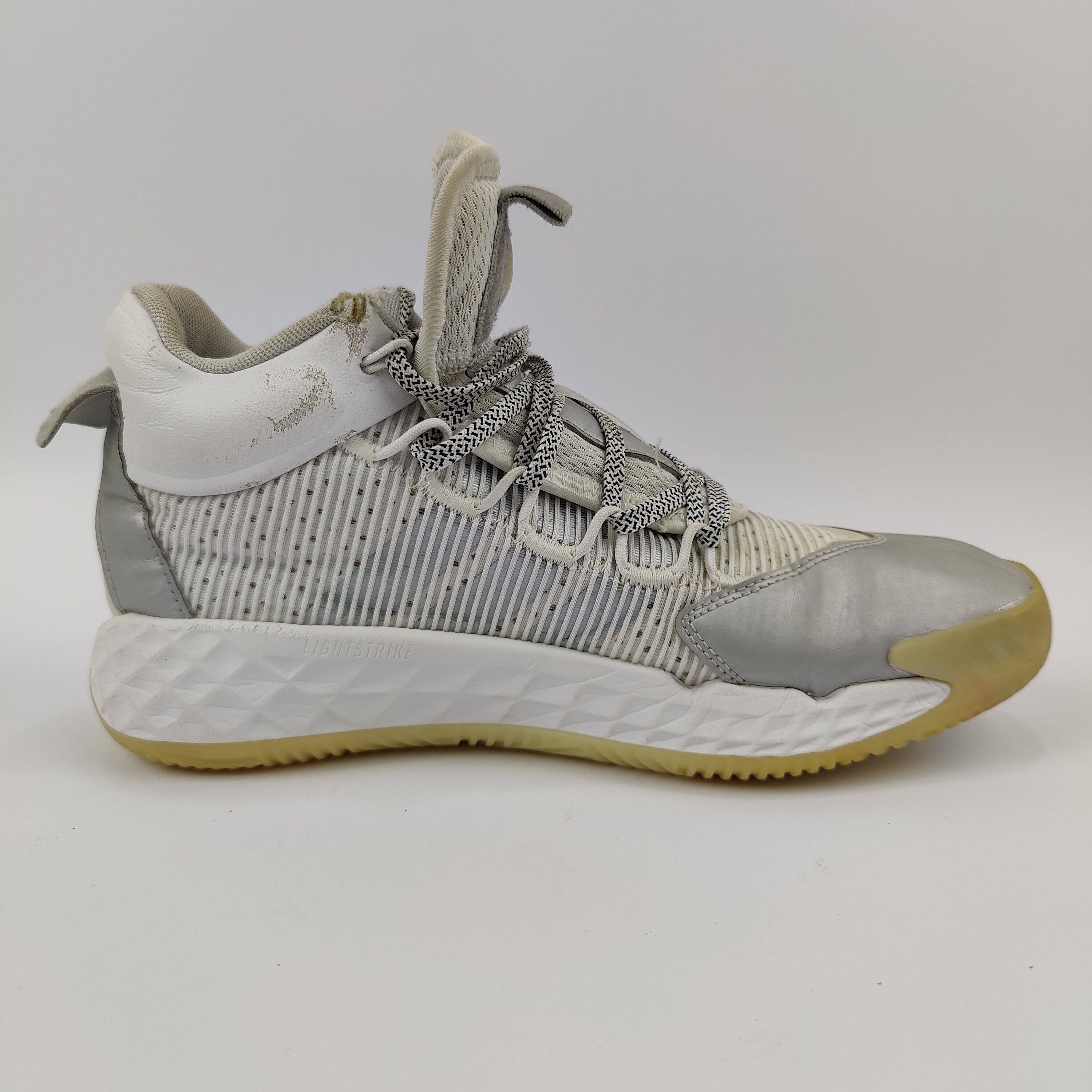 Adidas Pro Boost Mid (UK/PK 6) - 39.5 | Prime