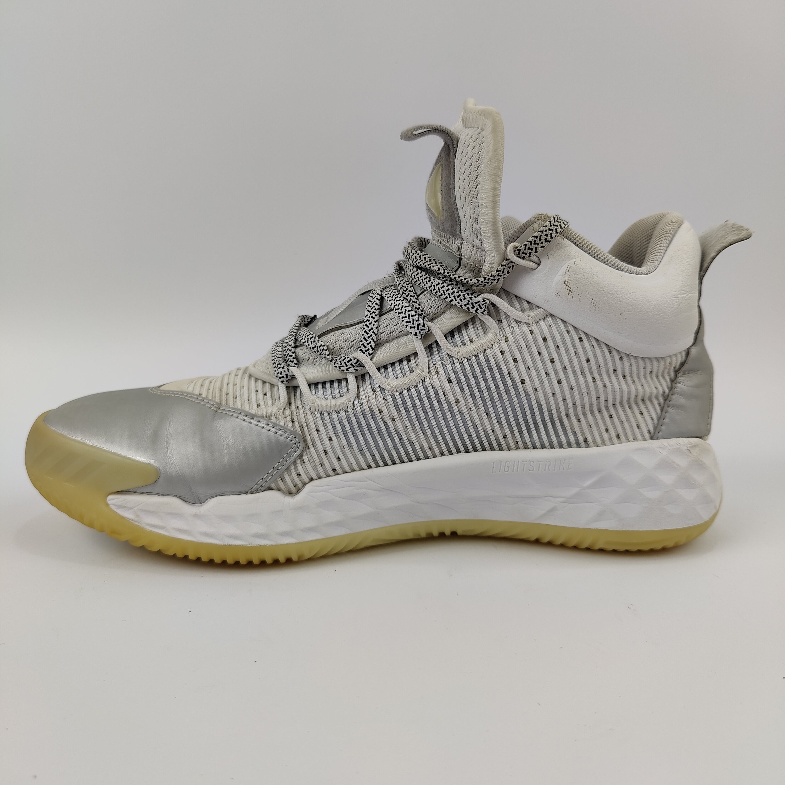 Adidas Pro Boost Mid (UK/PK 6) - 39.5 | Prime