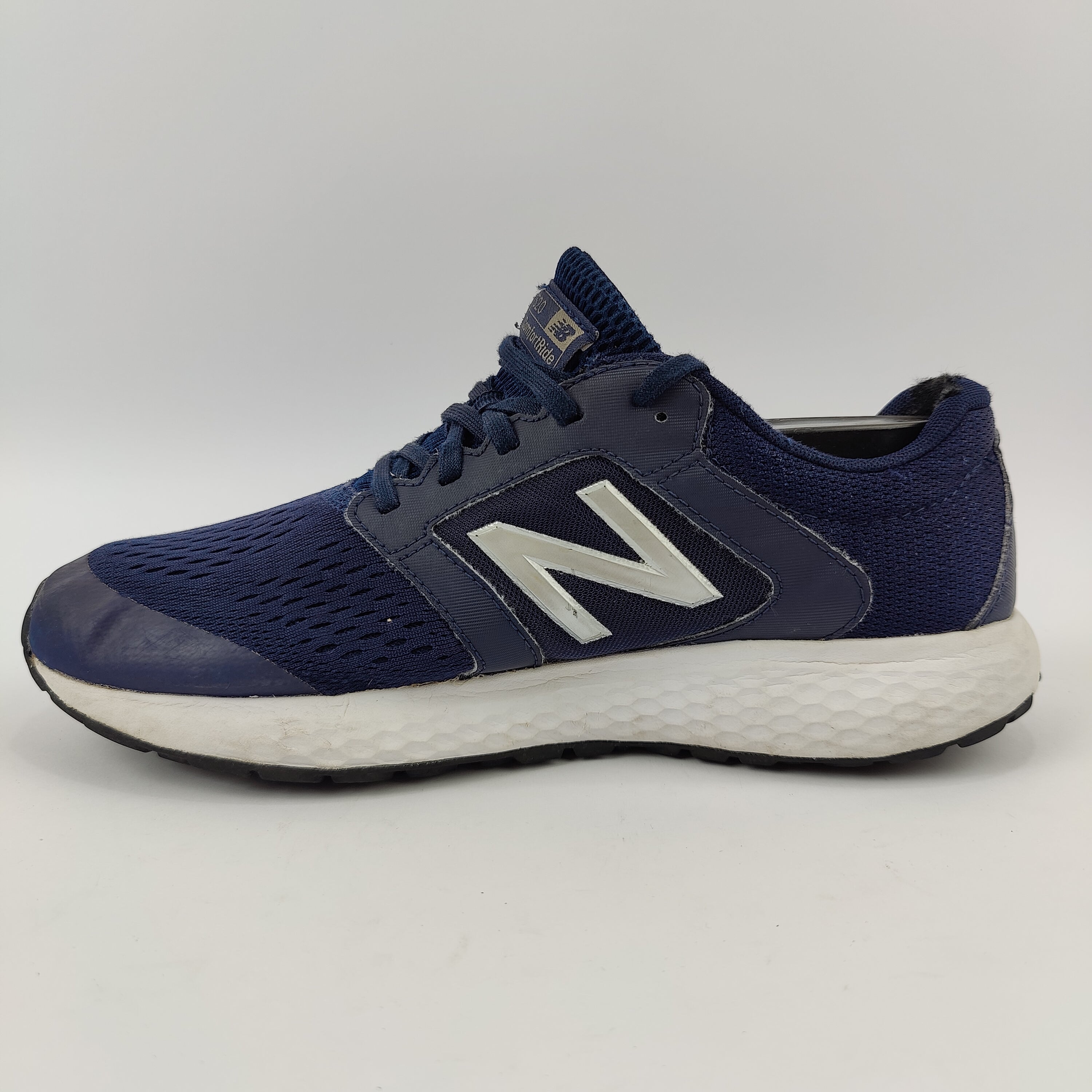New Balance 520 (UK/PK 8) - 42 | Excellent