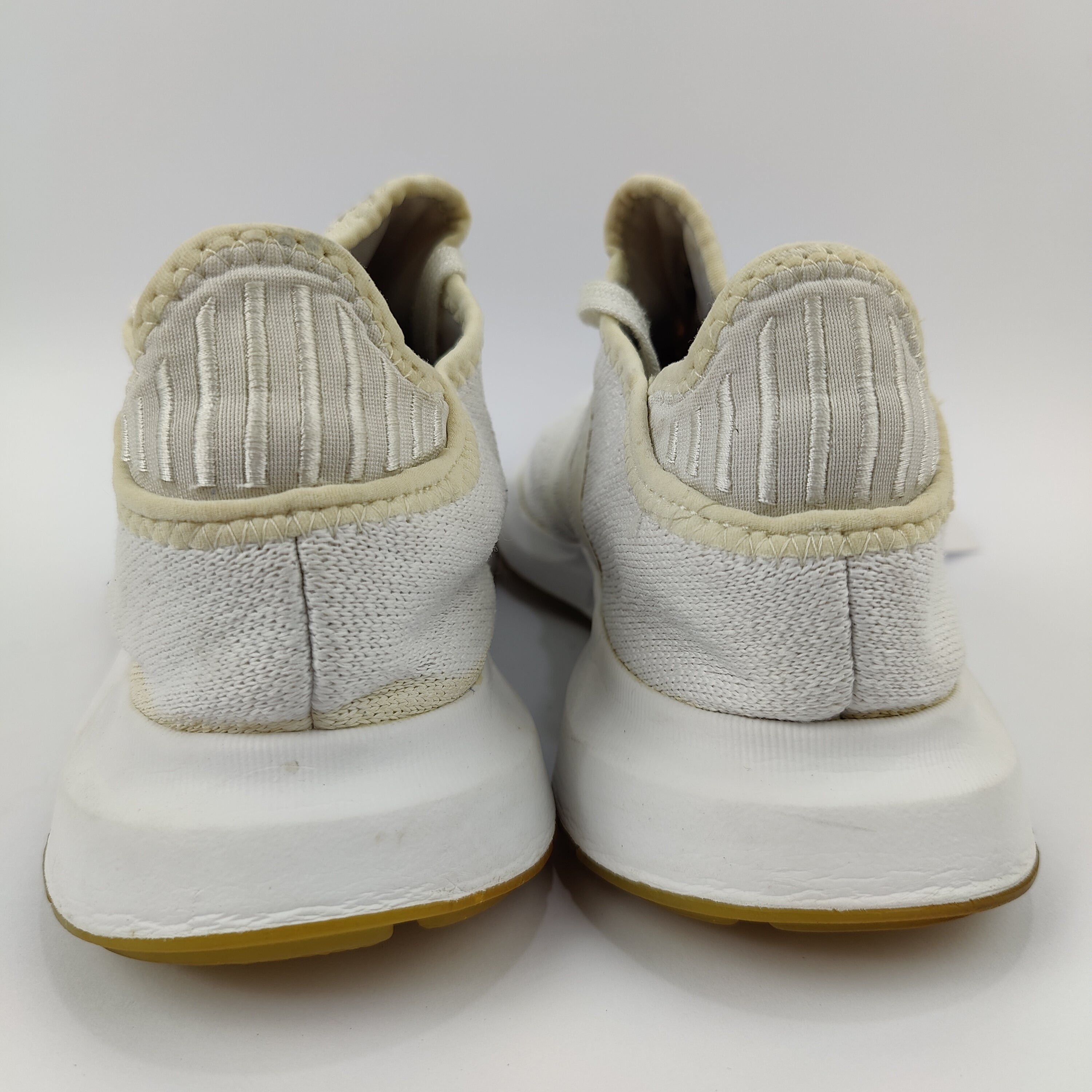 Adidas Swift Run (UK/PK 7) - 40.5 | Prime