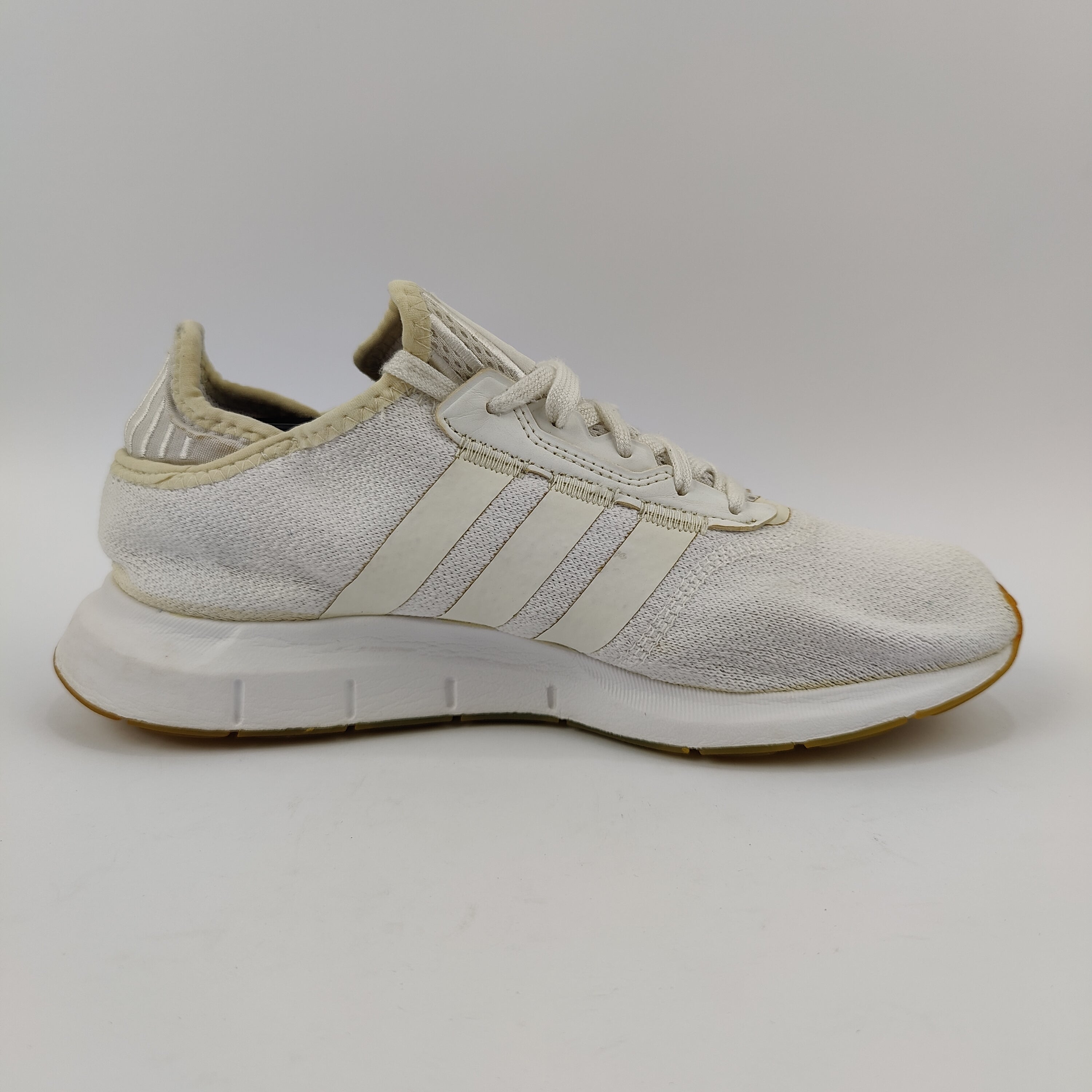 Adidas Swift Run (UK/PK 7) - 40.5 | Prime