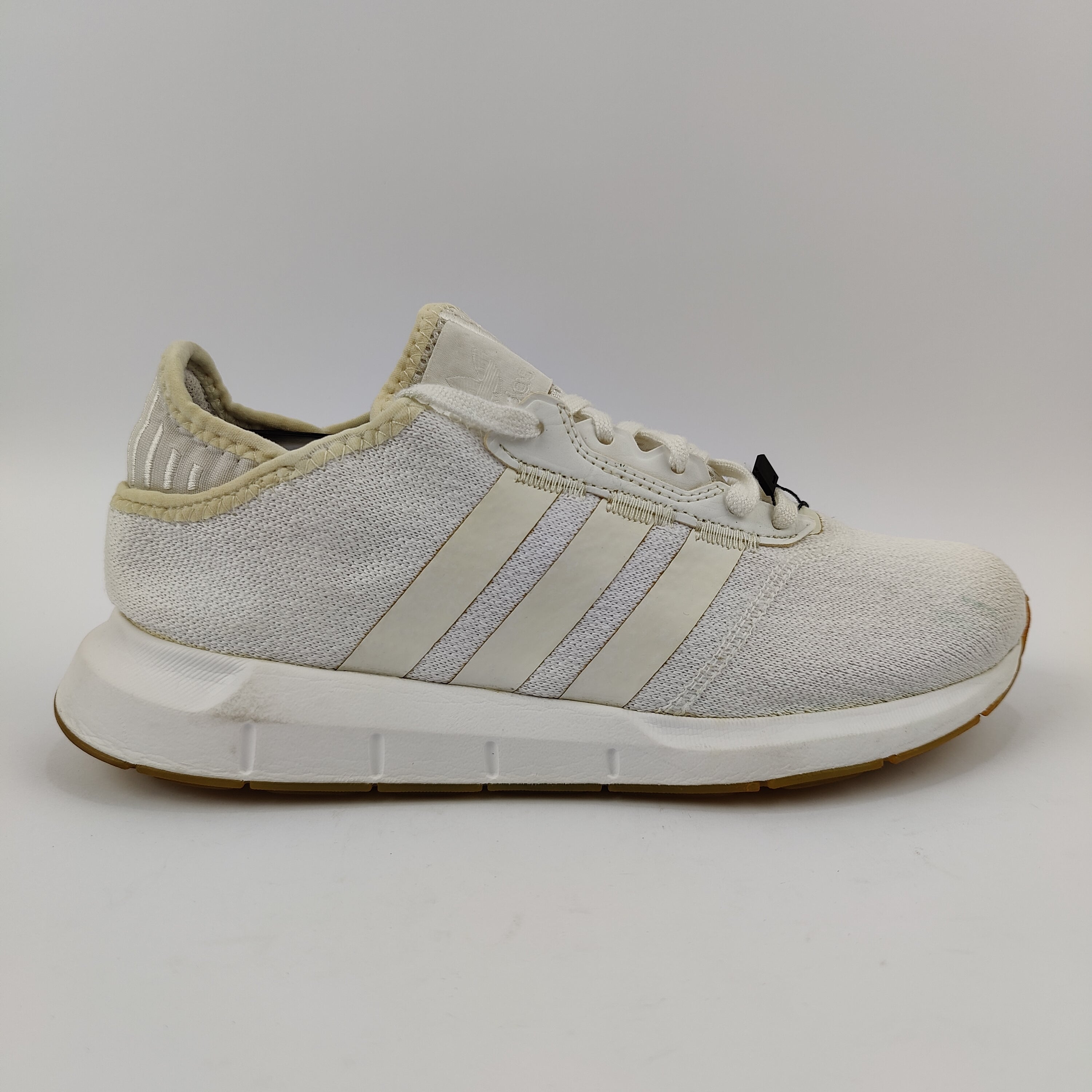 Adidas Swift Run (UK/PK 7) - 40.5 | Prime