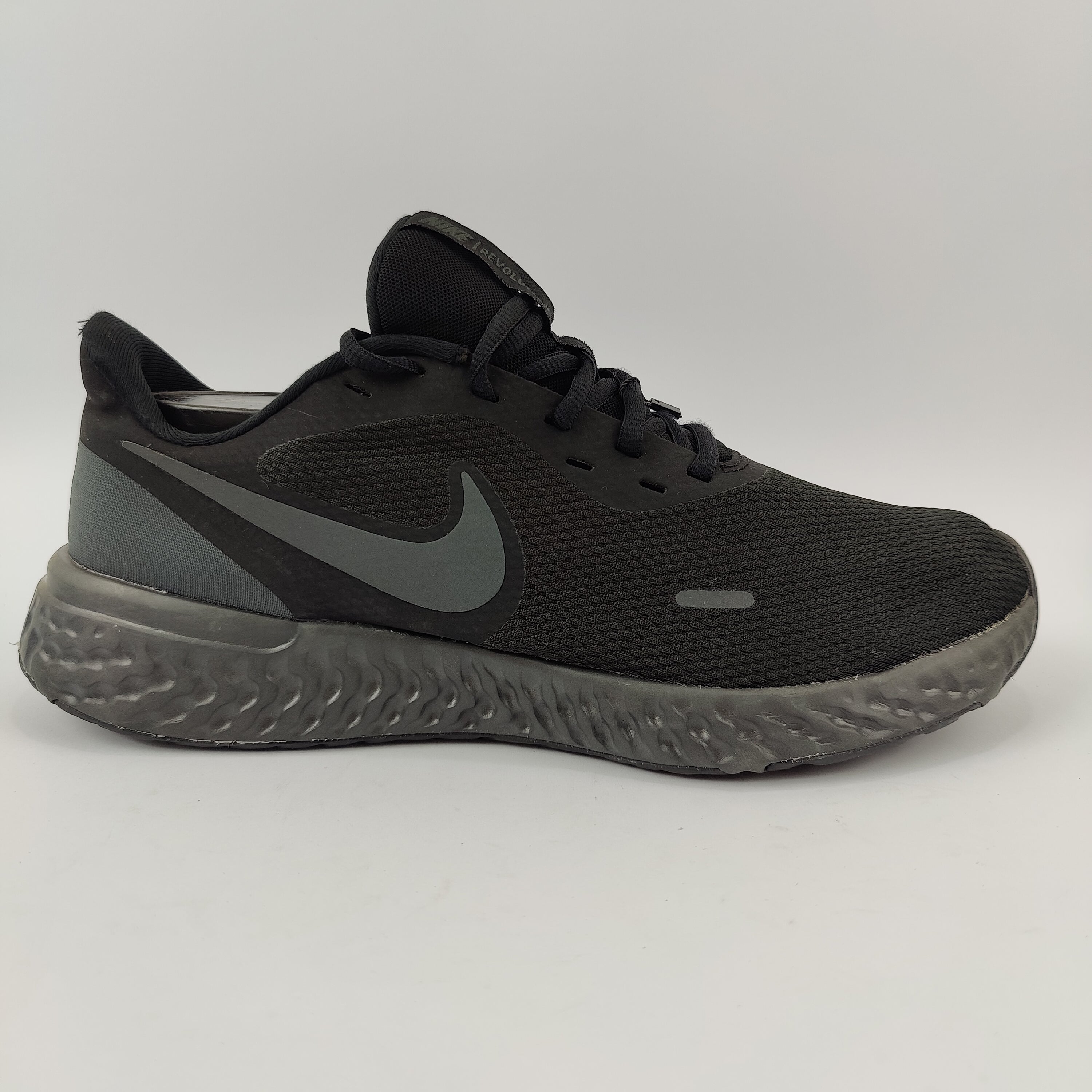 Nike Revolution 5 (UK/PK 9.5) - 44.5 | Excellent