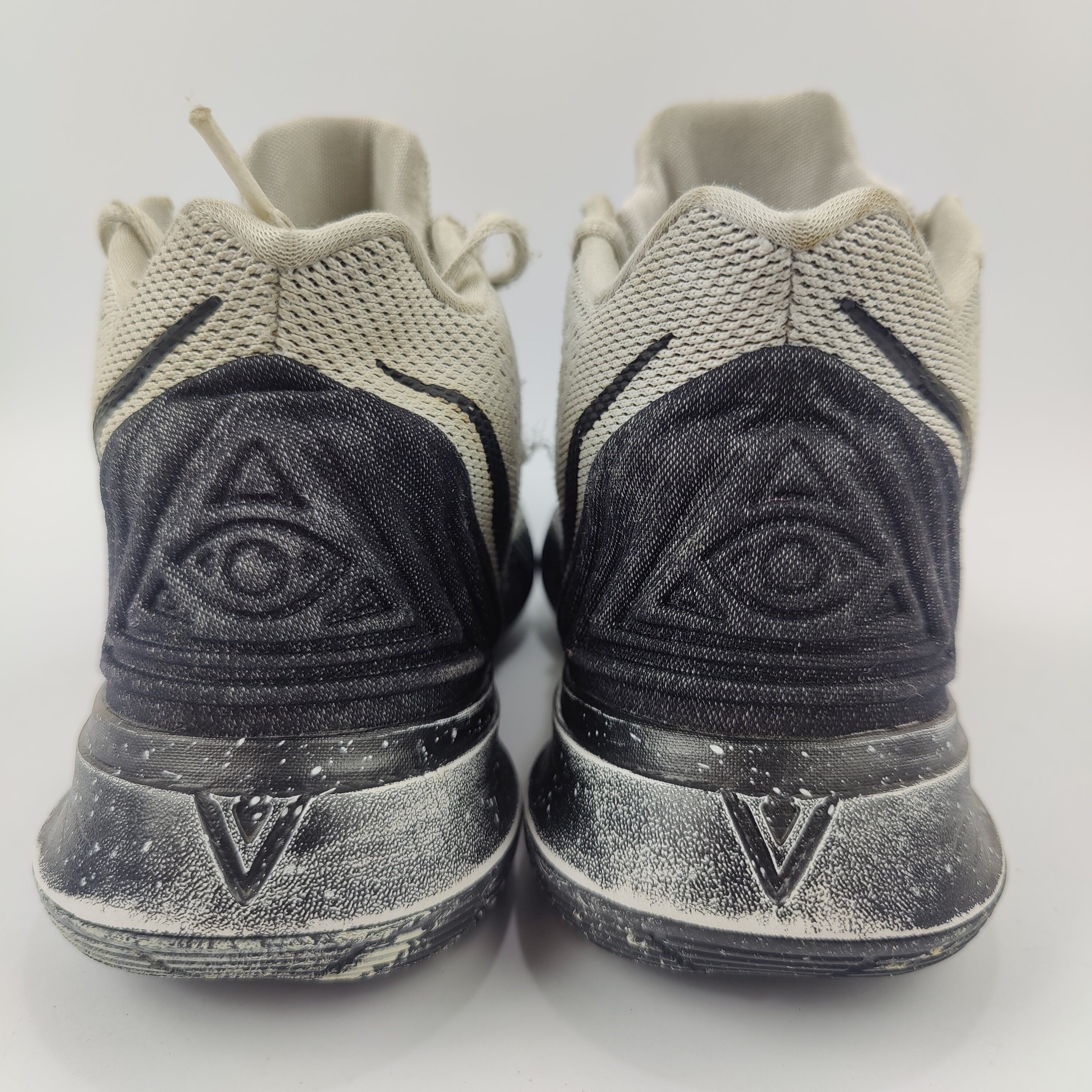 Nike Kyrie 5 Low (UK/PK 7) - 41 | Excellent