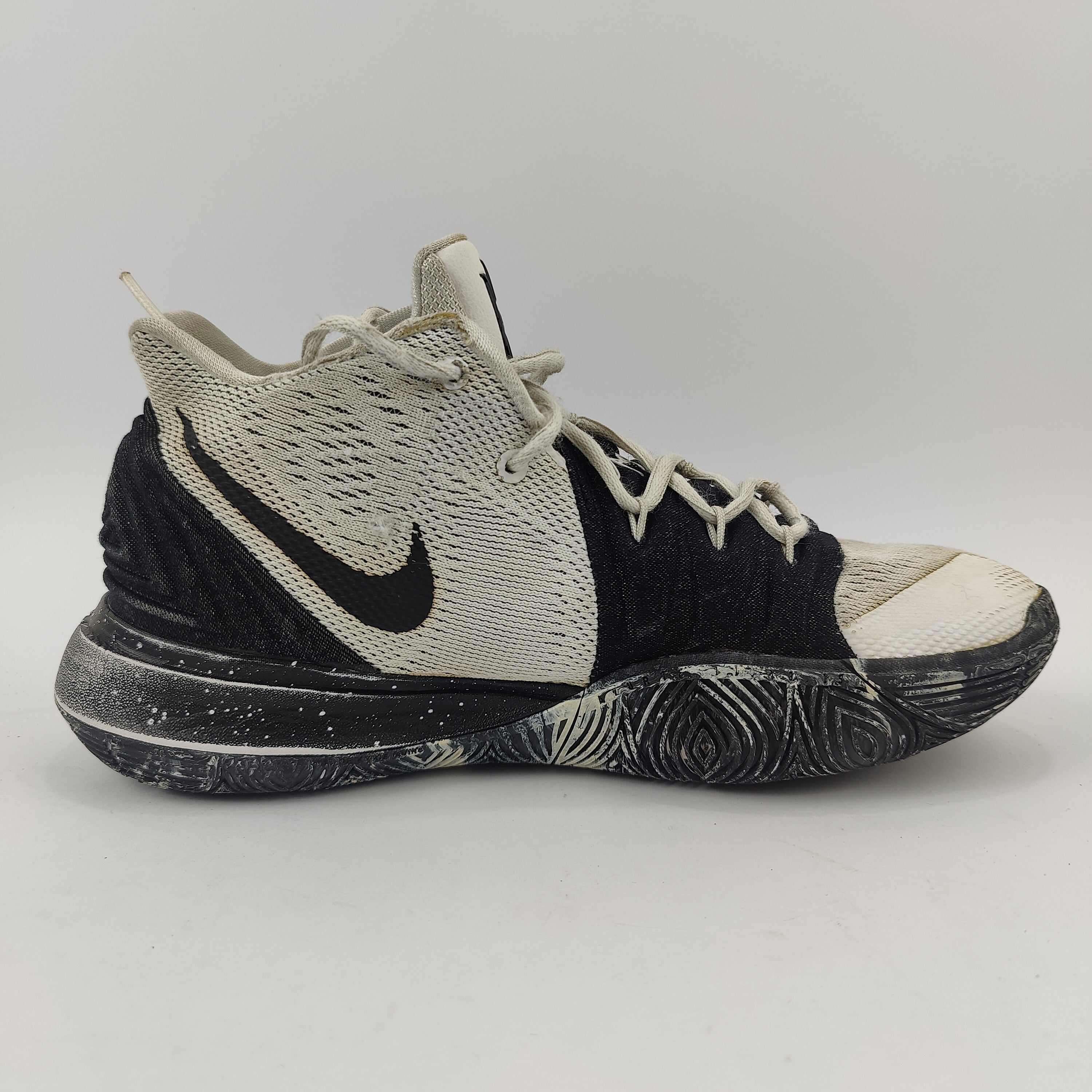 Nike Kyrie 5 Low (UK/PK 7) - 41 | Excellent