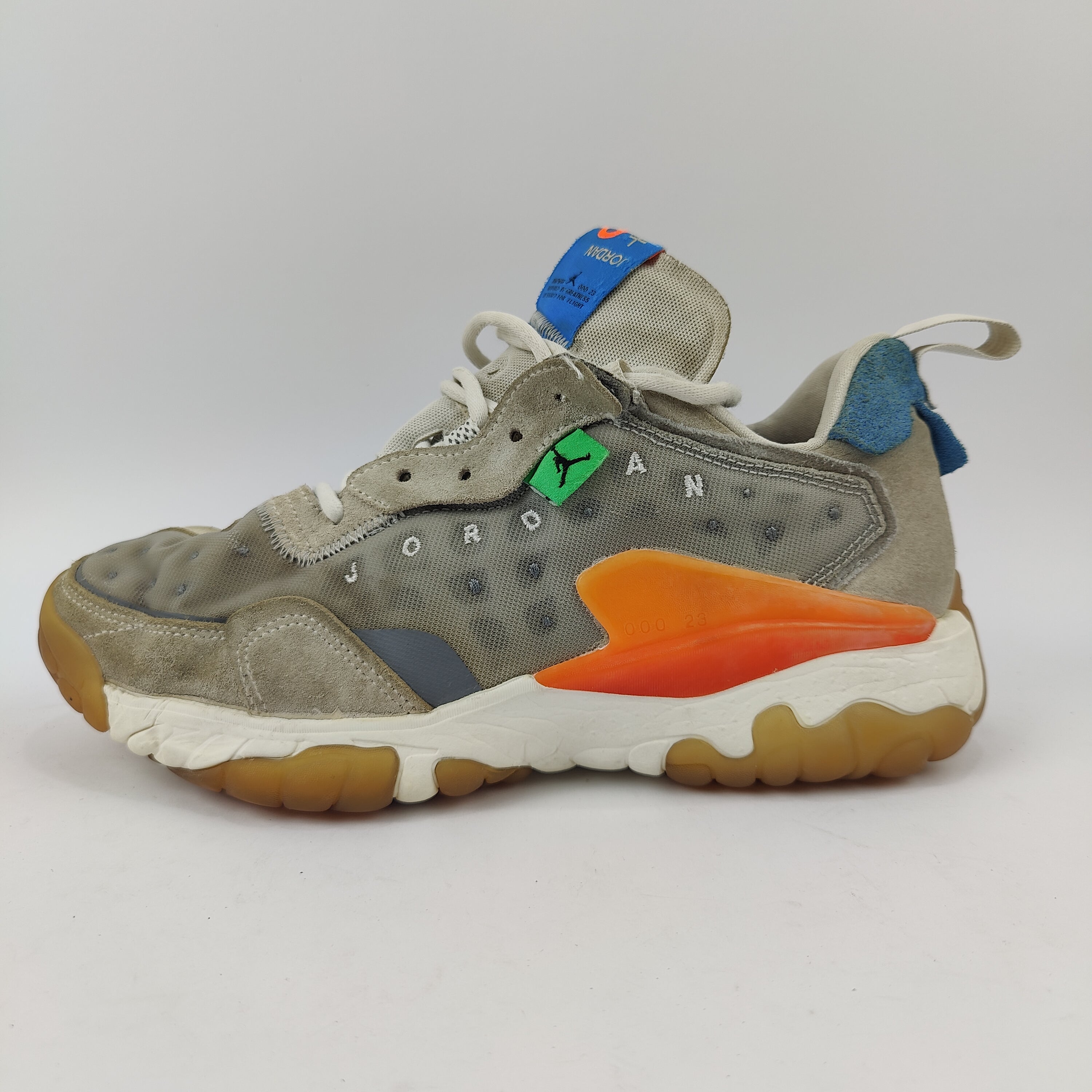 Jordan Delta 2 (UK/PK 7.5) - 42 | Excellent
