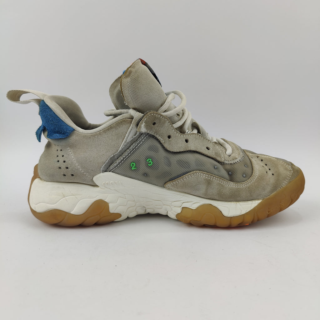 Jordan Delta 2 (UK/PK 7.5) - 42 | Excellent