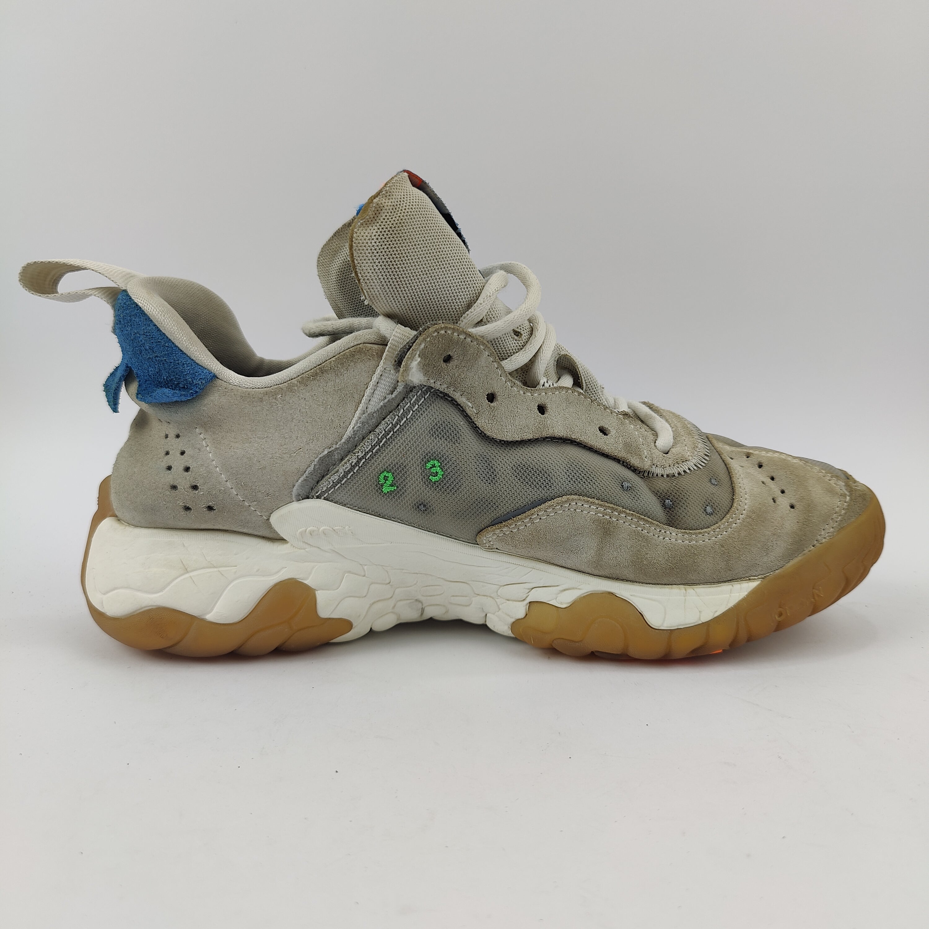 Jordan Delta 2 (UK/PK 7.5) - 42 | Excellent