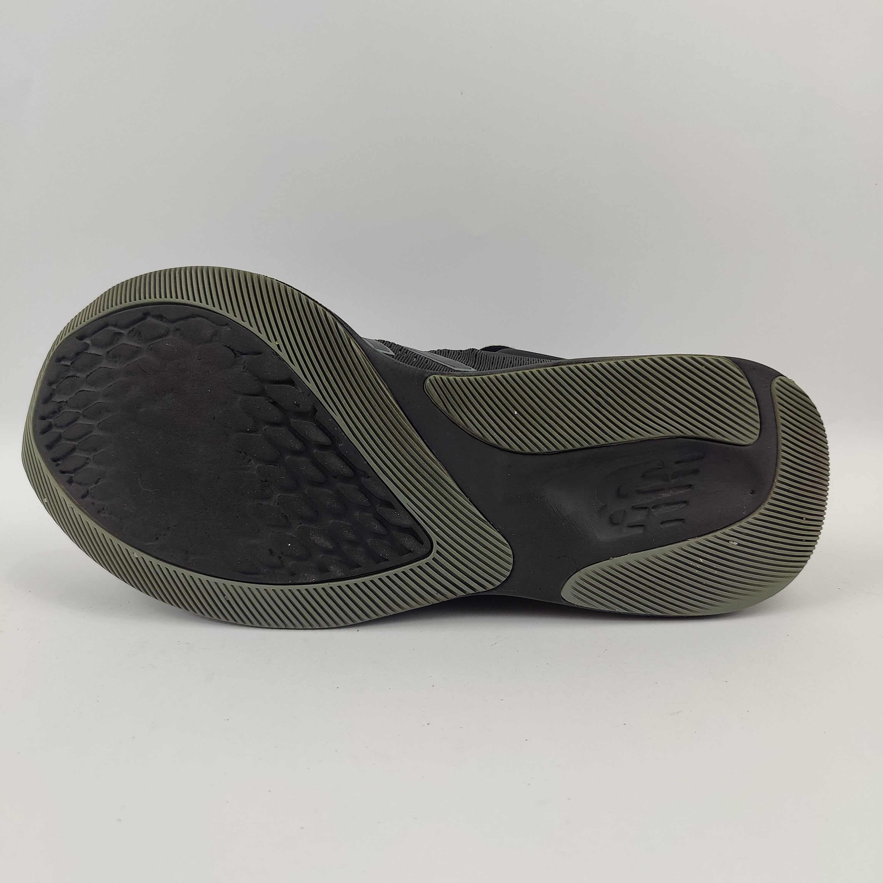 New Balance Pesu (UK/PK 11.5) - 46.5 | Excellent