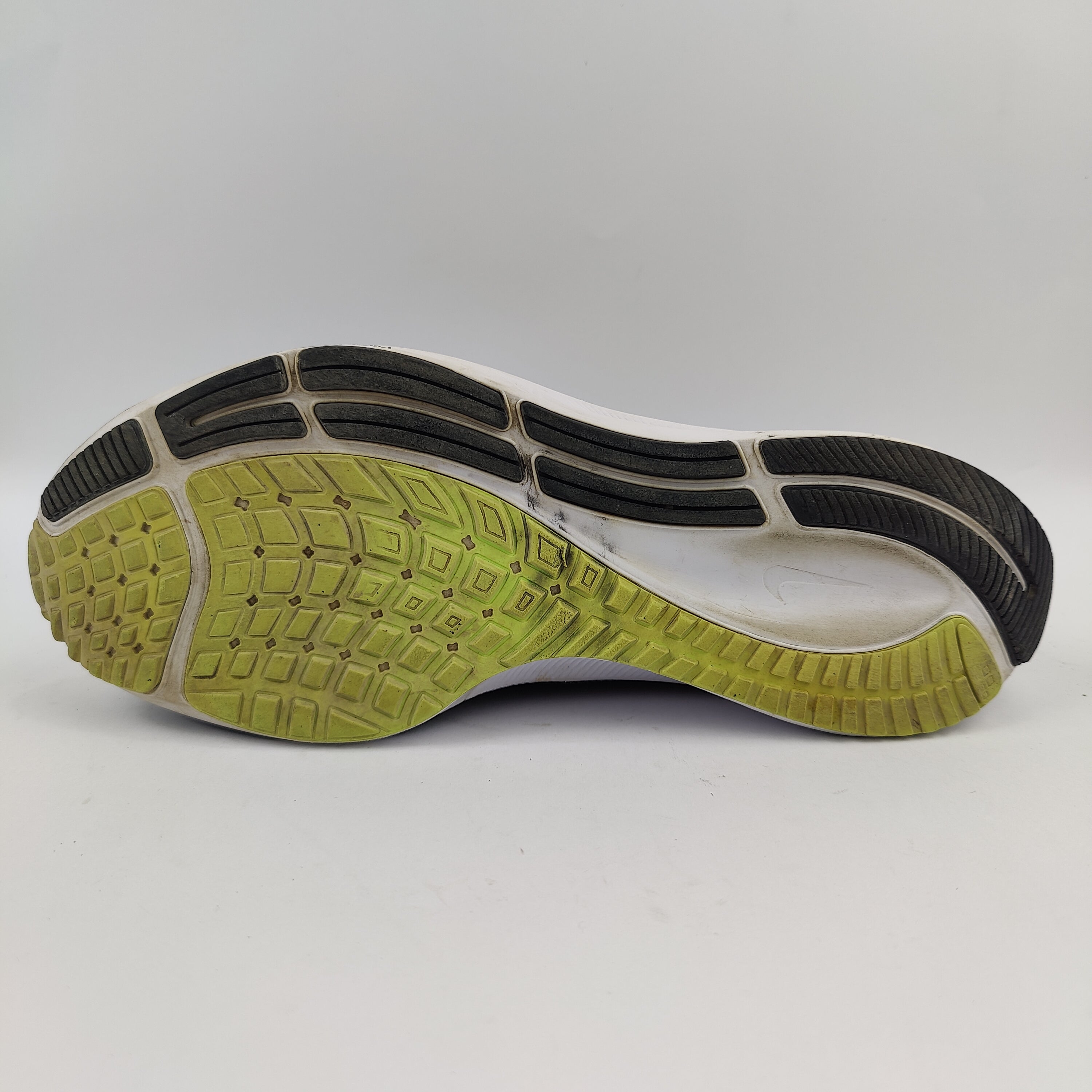 Nike Air Zoom Pegasus 37 (UK/PK 7.5) - 42 | Excellent