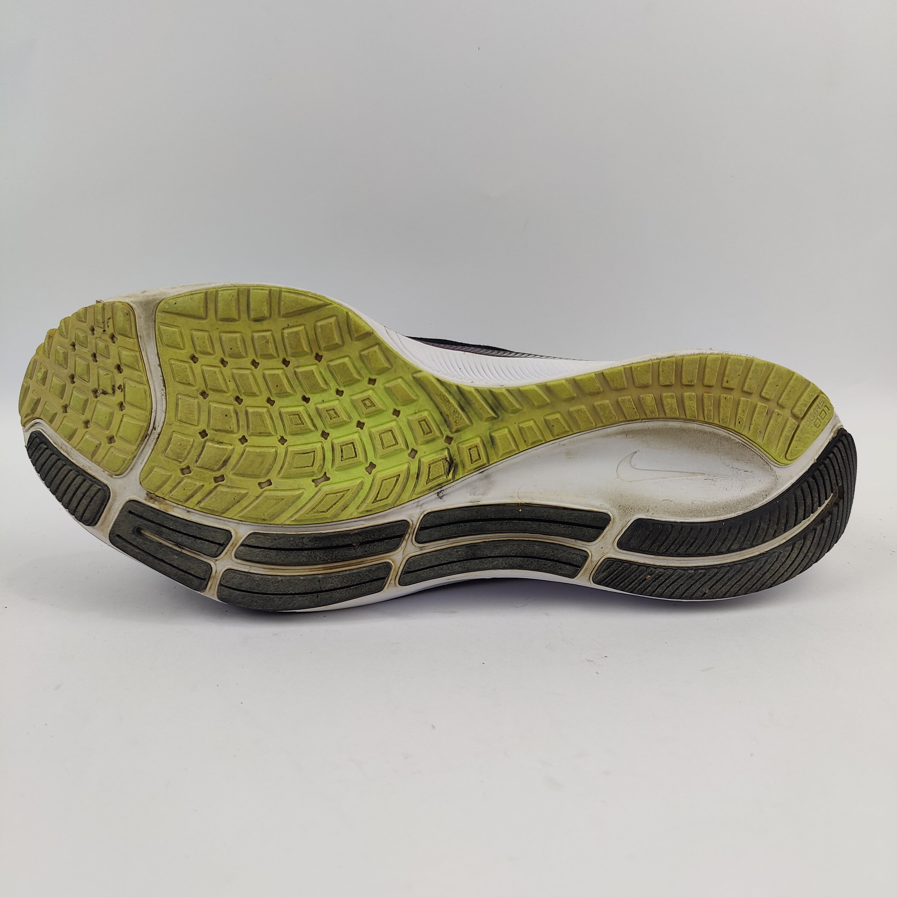 Nike Air Zoom Pegasus 37 (UK/PK 7.5) - 42 | Excellent