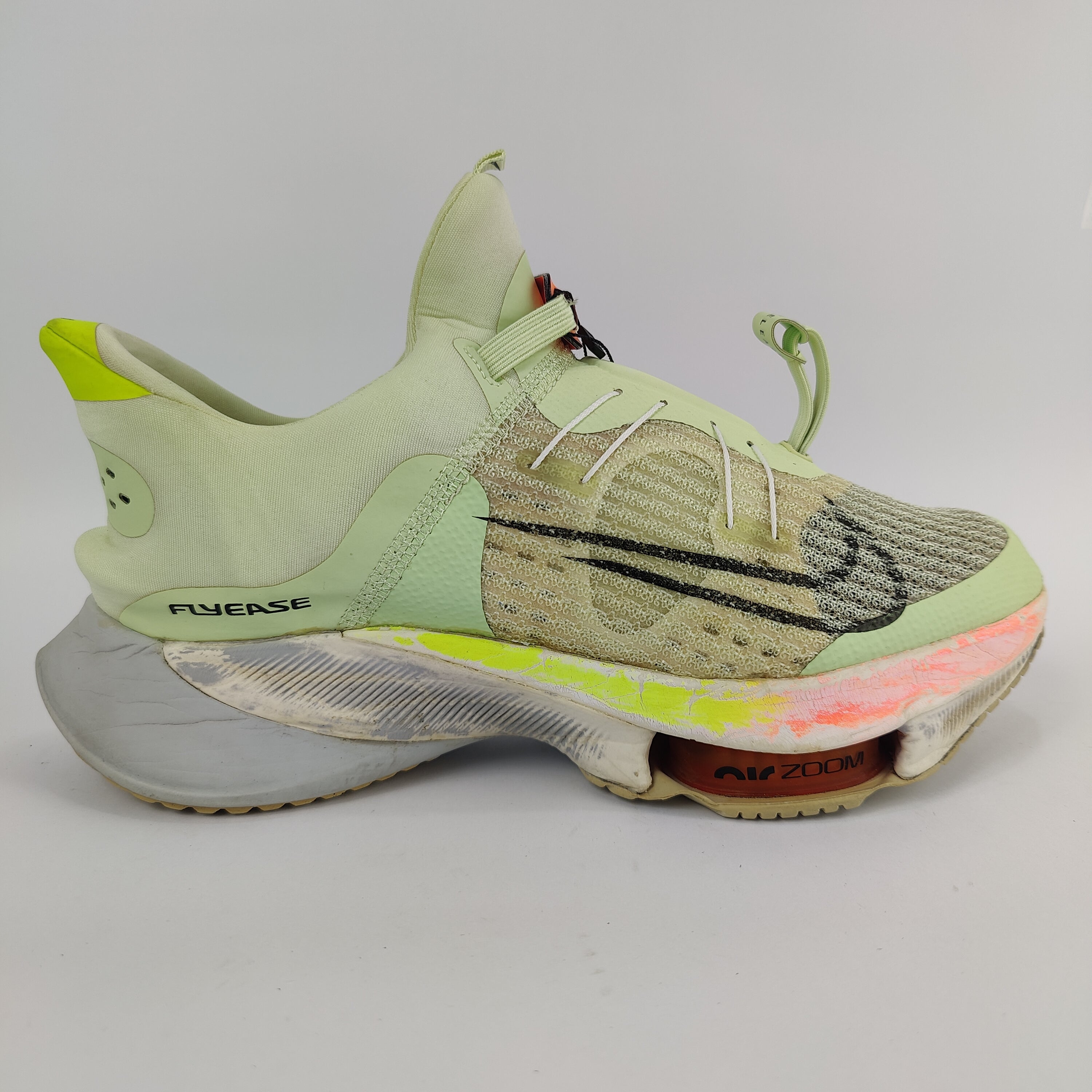 Nike Air Zoom Tempo Next% FlyEase (UK/PK 10) - 45 | Excellent