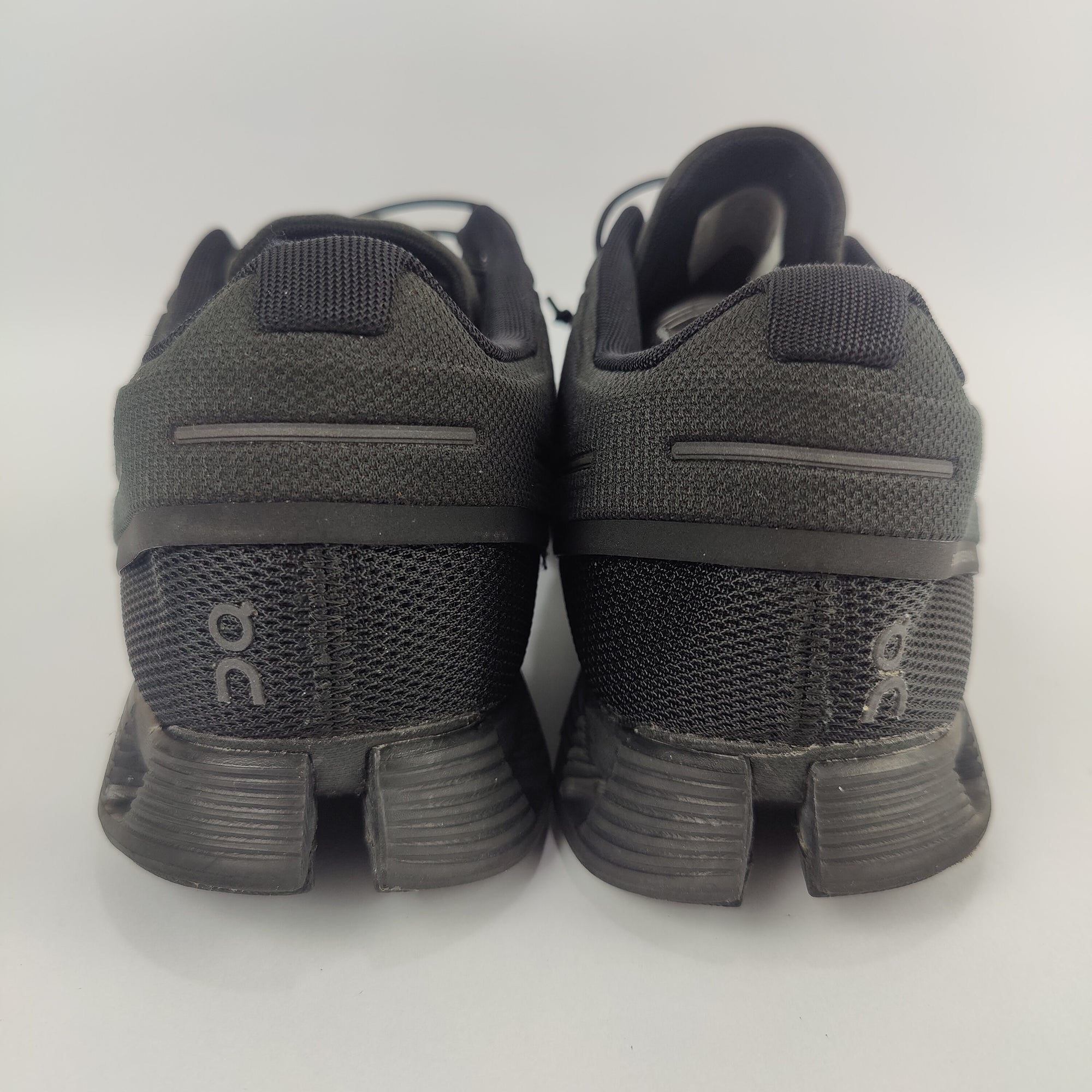 On Cloud 5 (UK/PK 10) - 44.5 | Excellent