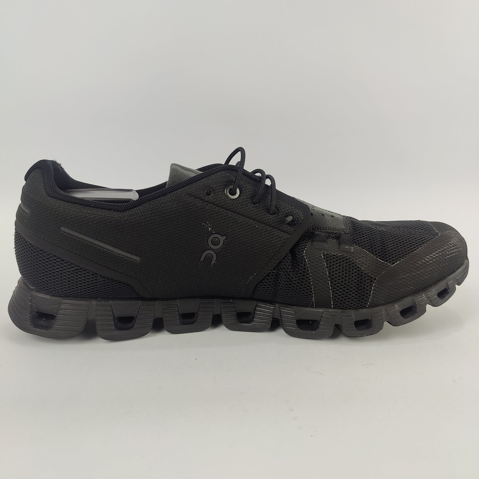 On Cloud 5 (UK/PK 10) - 44.5 | Excellent