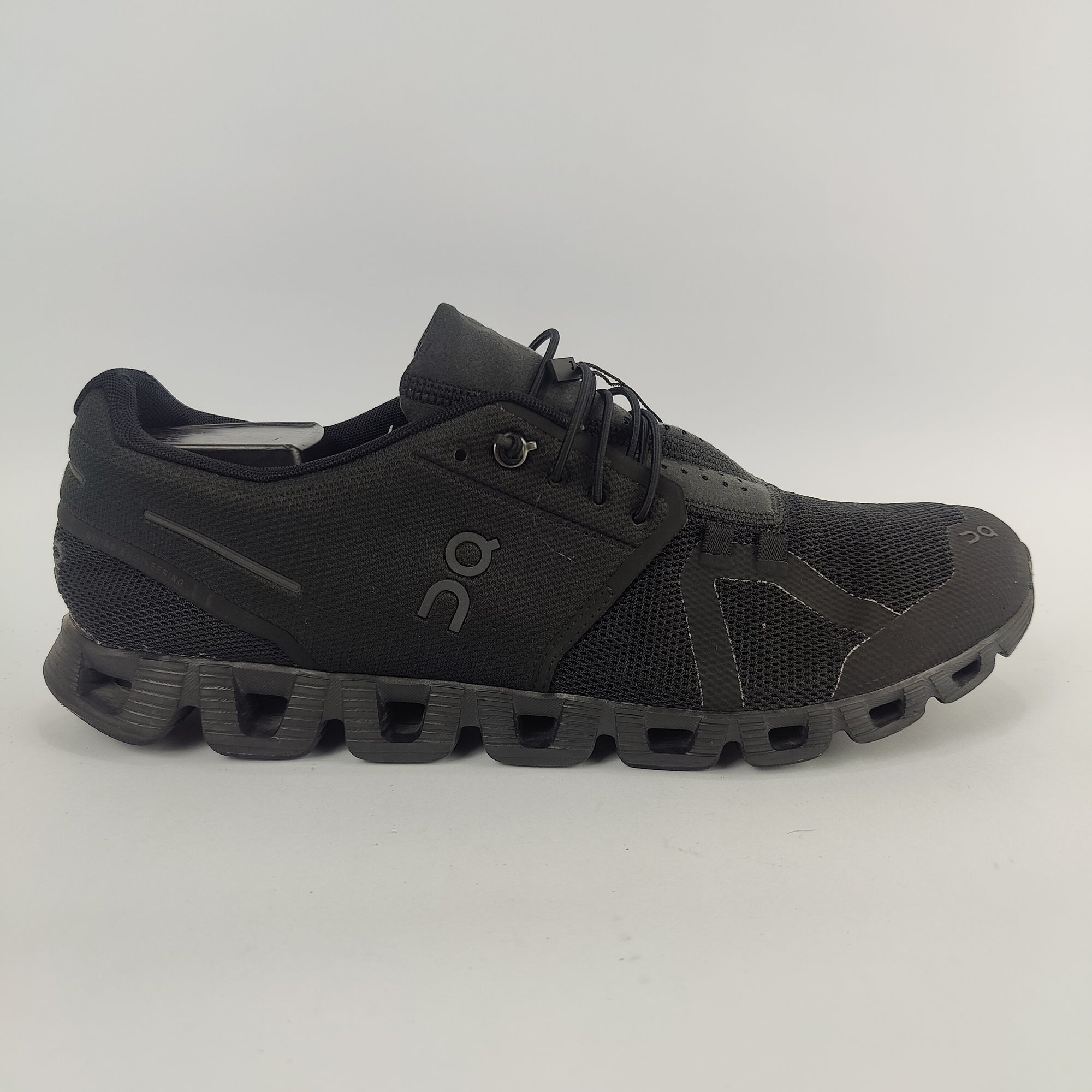 On Cloud 5 (UK/PK 10) - 44.5 | Excellent