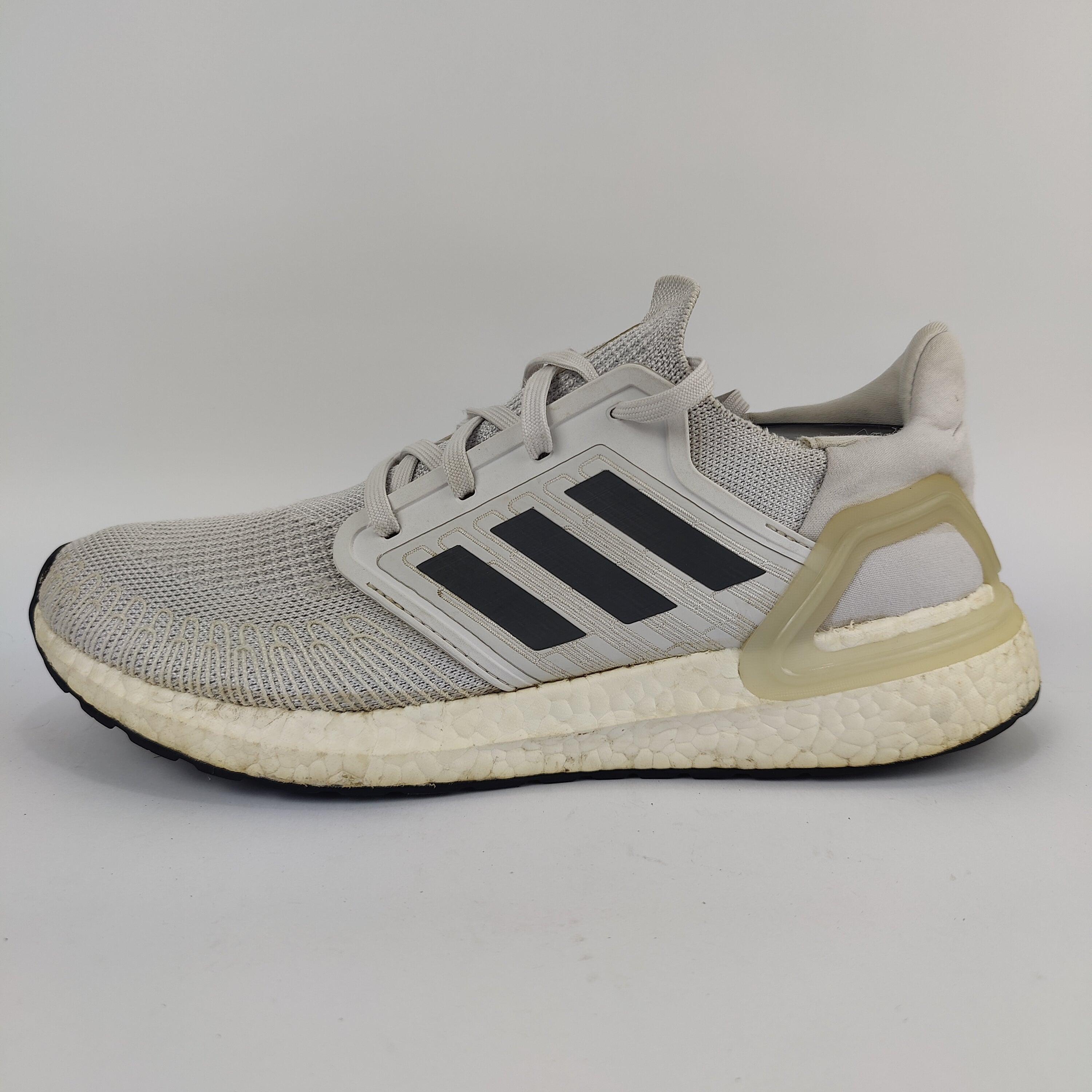 Adidas Ultraboost (UK/PK 9.5) - 44 | Prime