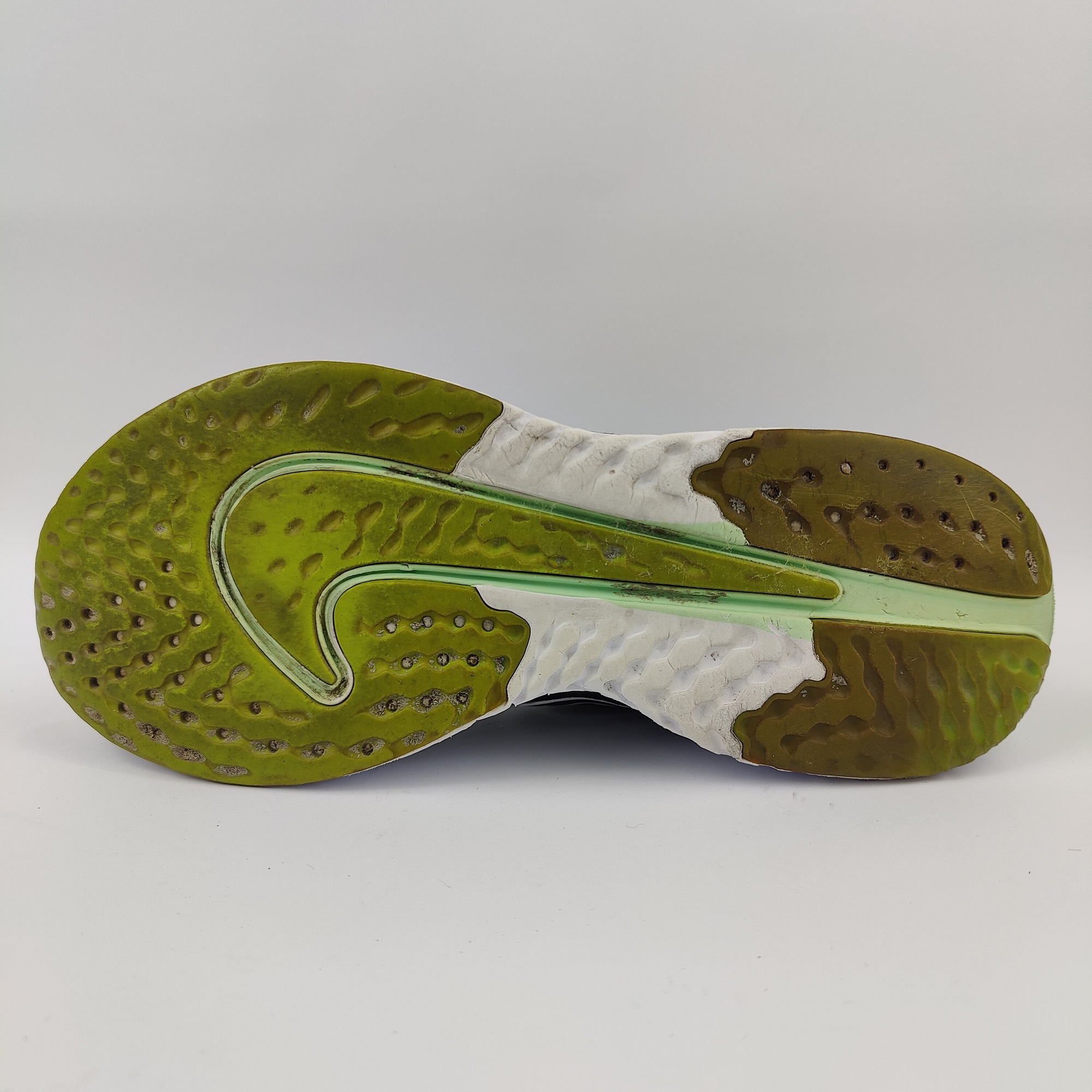 Nike Legend React 2 (UK/PK 7.5) - 42 | Excellent