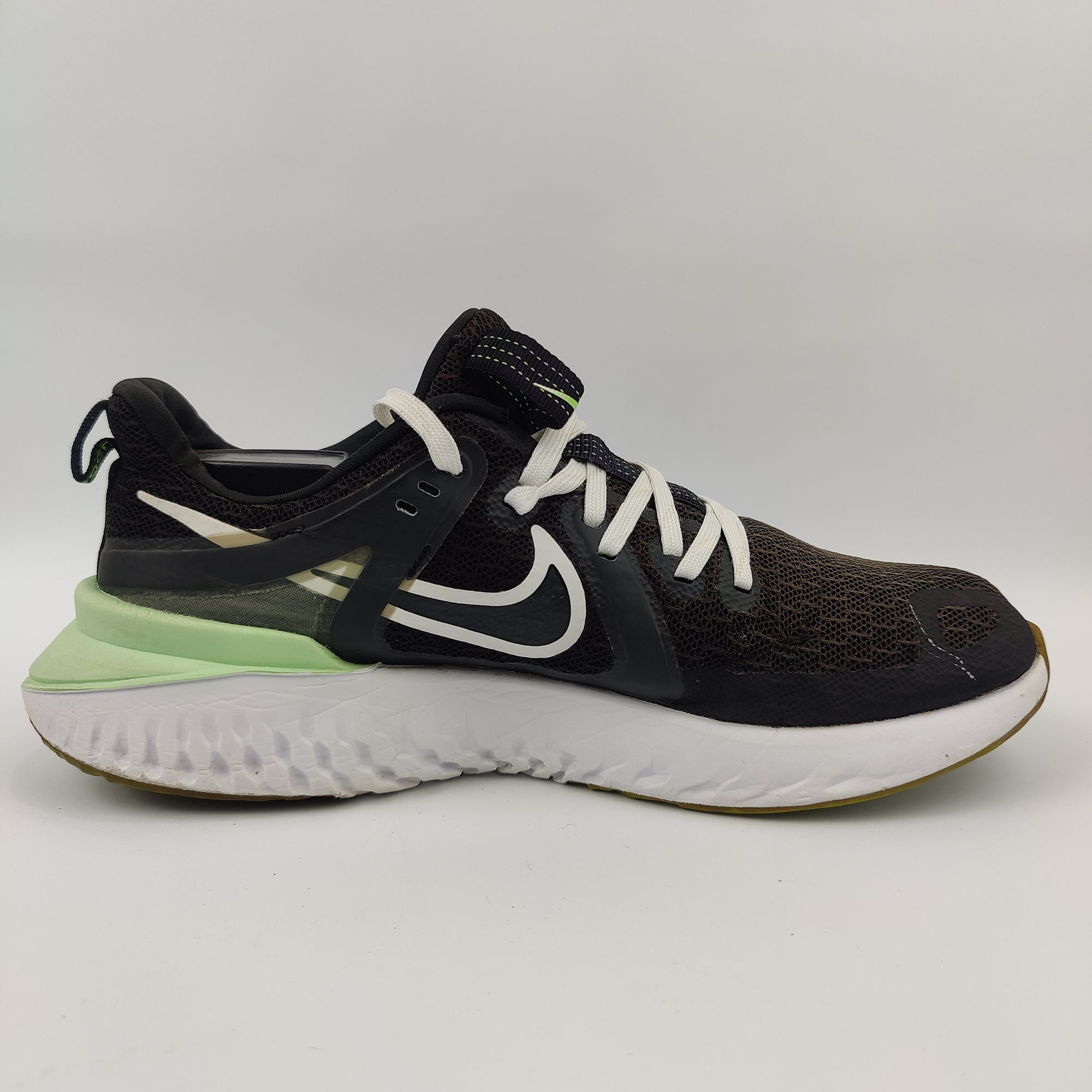 Nike Legend React 2 (UK/PK 7.5) - 42 | Excellent