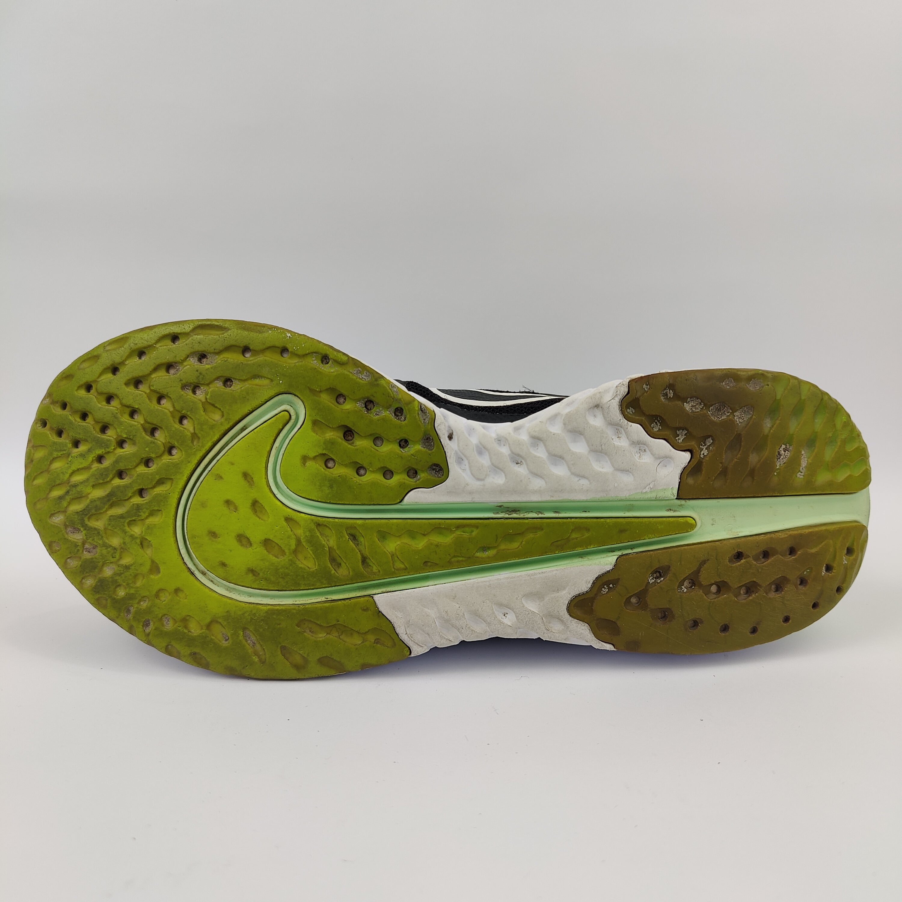 Nike Legend React 2 (UK/PK 7.5) - 42 | Excellent