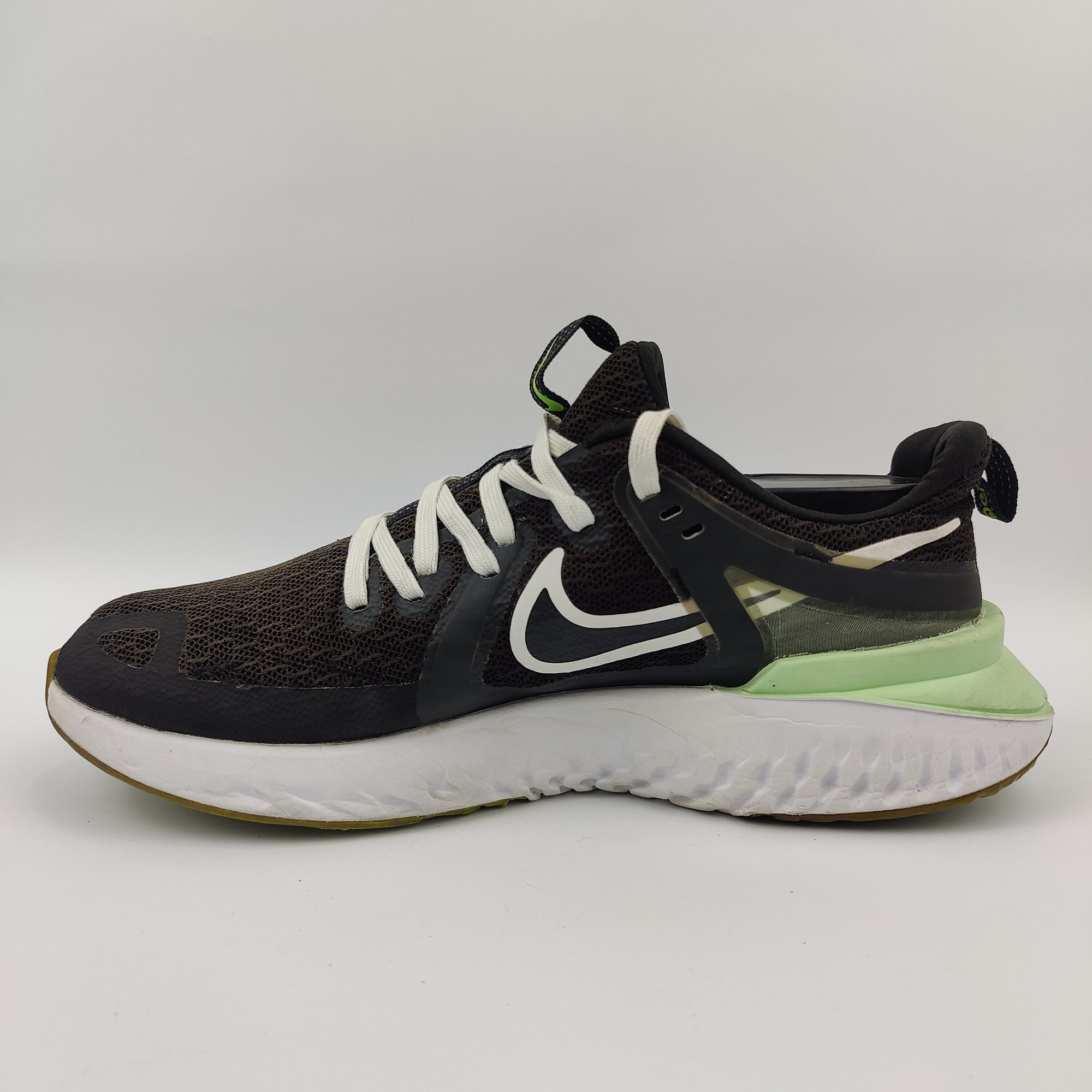 Nike Legend React 2 (UK/PK 7.5) - 42 | Excellent