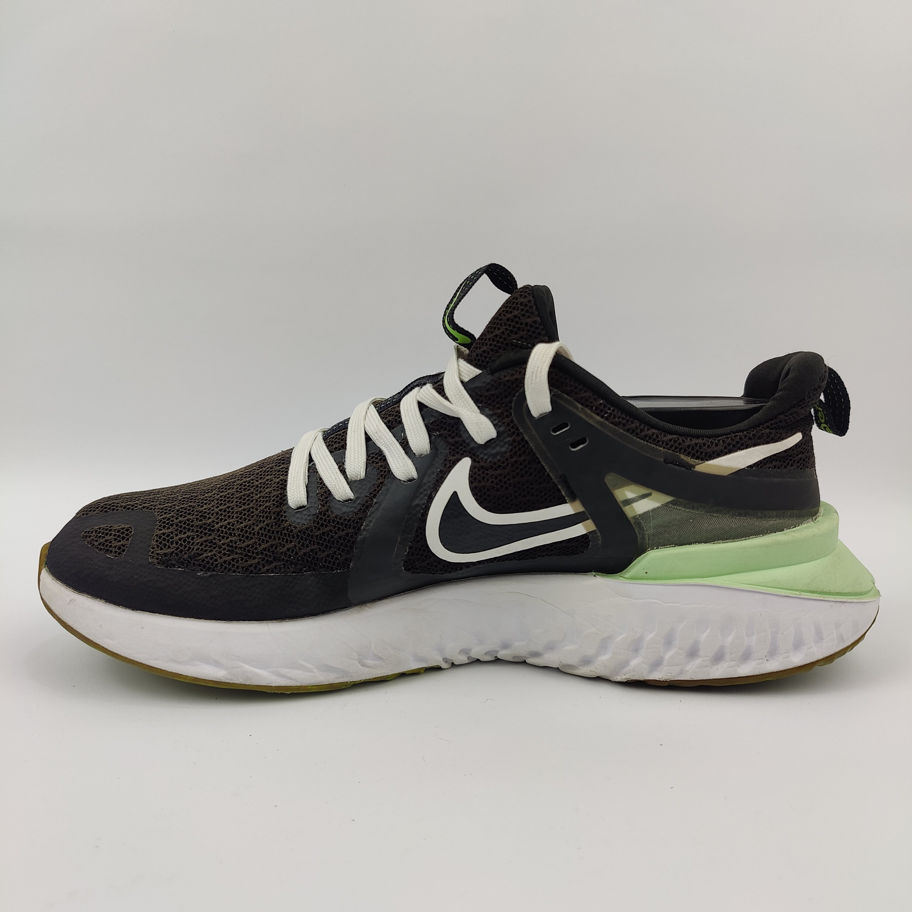 Nike Legend React 2 (UK/PK 7.5) - 42 | Excellent