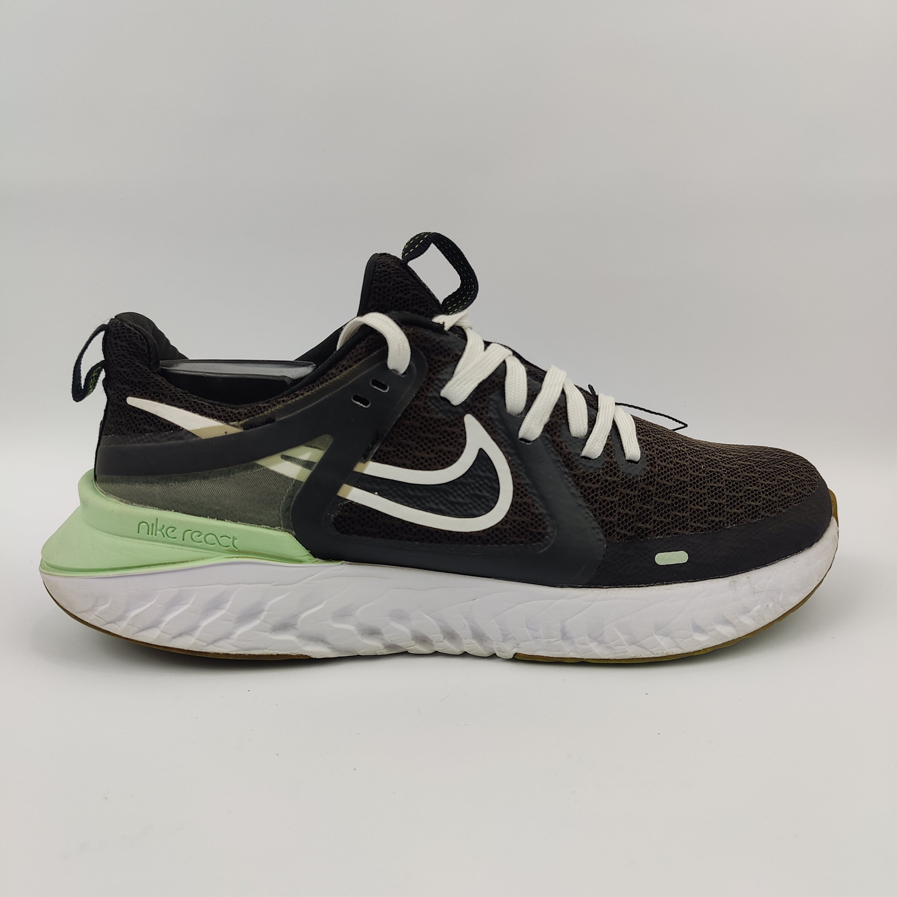 Nike Legend React 2 (UK/PK 7.5) - 42 | Excellent