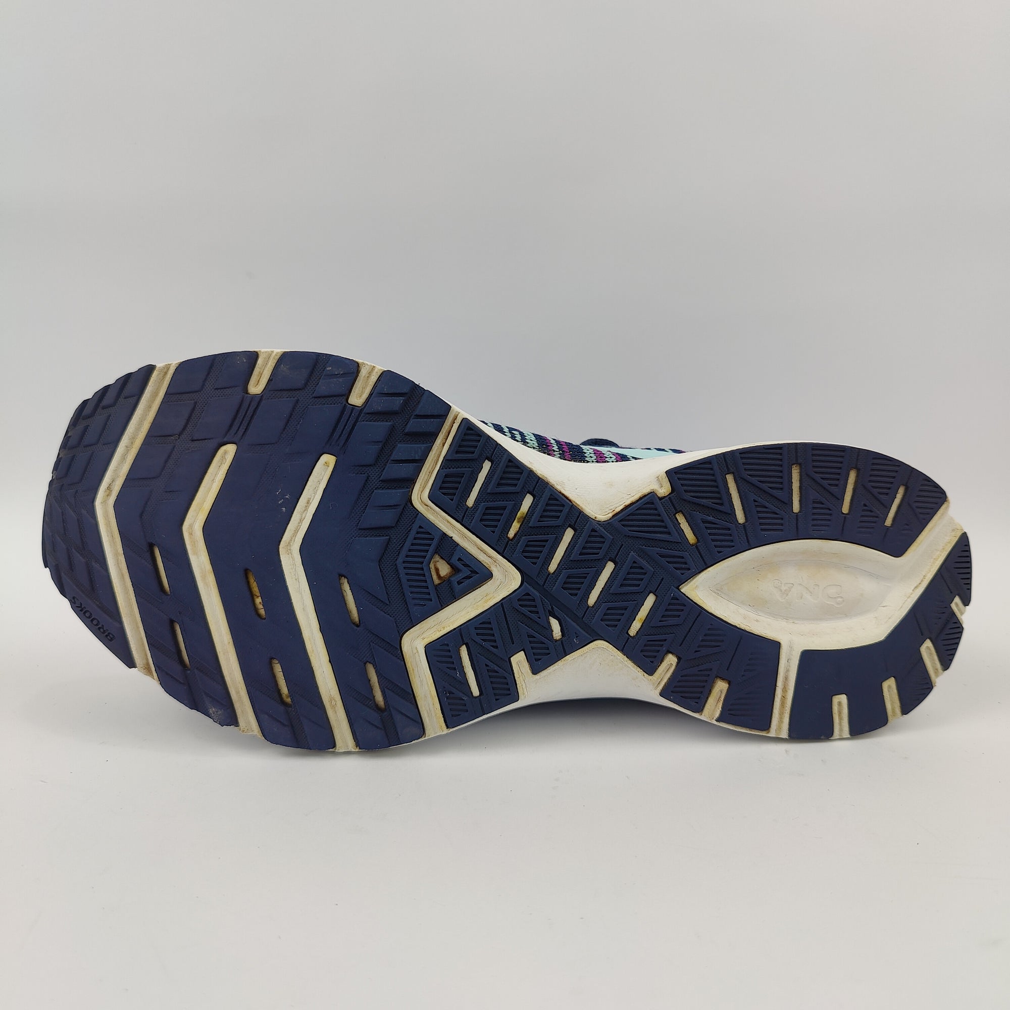 Brooks Launch 6 (UK/PK 6.5) - 40 | Excellent
