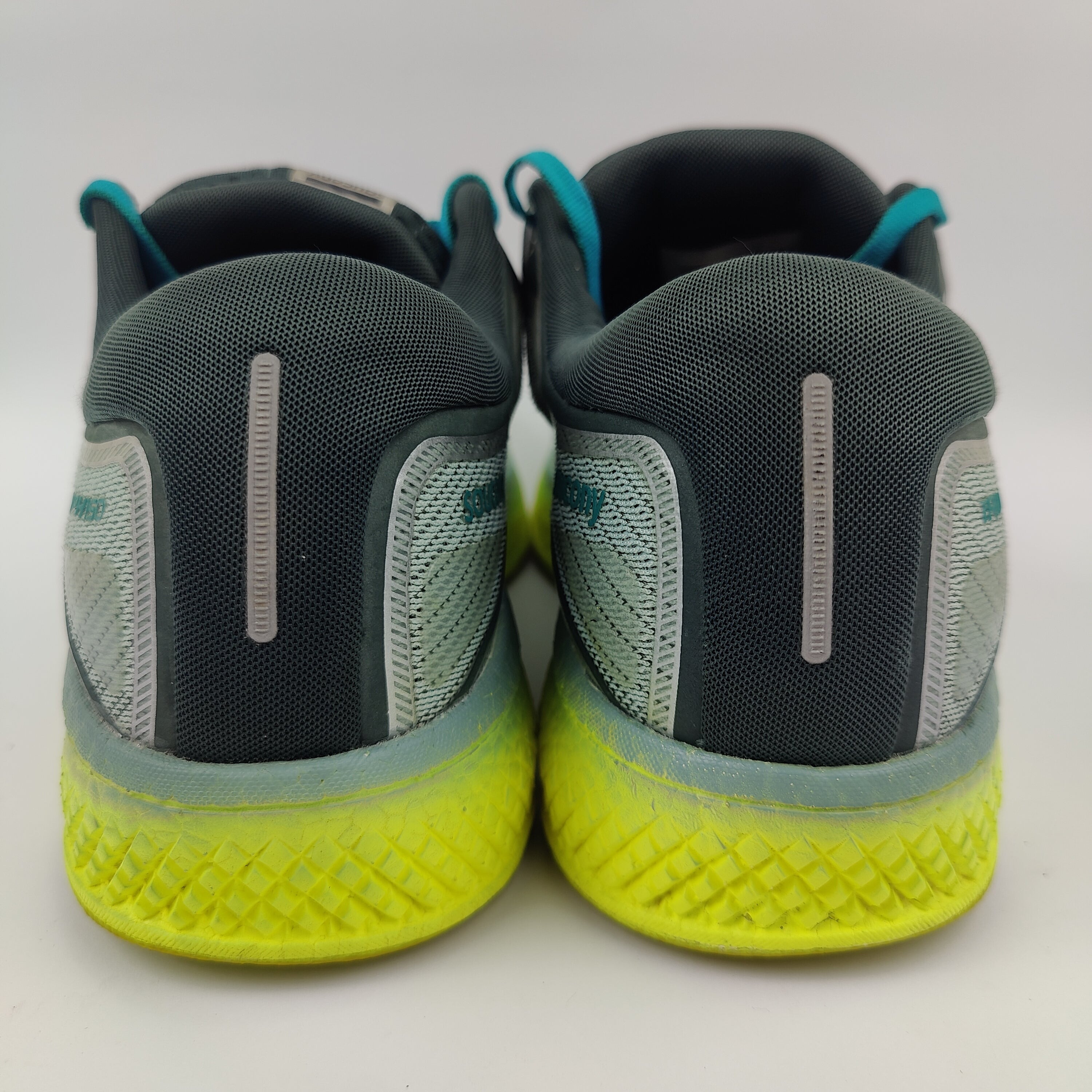 Saucony Triumph ISO 5 (UK/PK 8.5) - 43 | Excellent