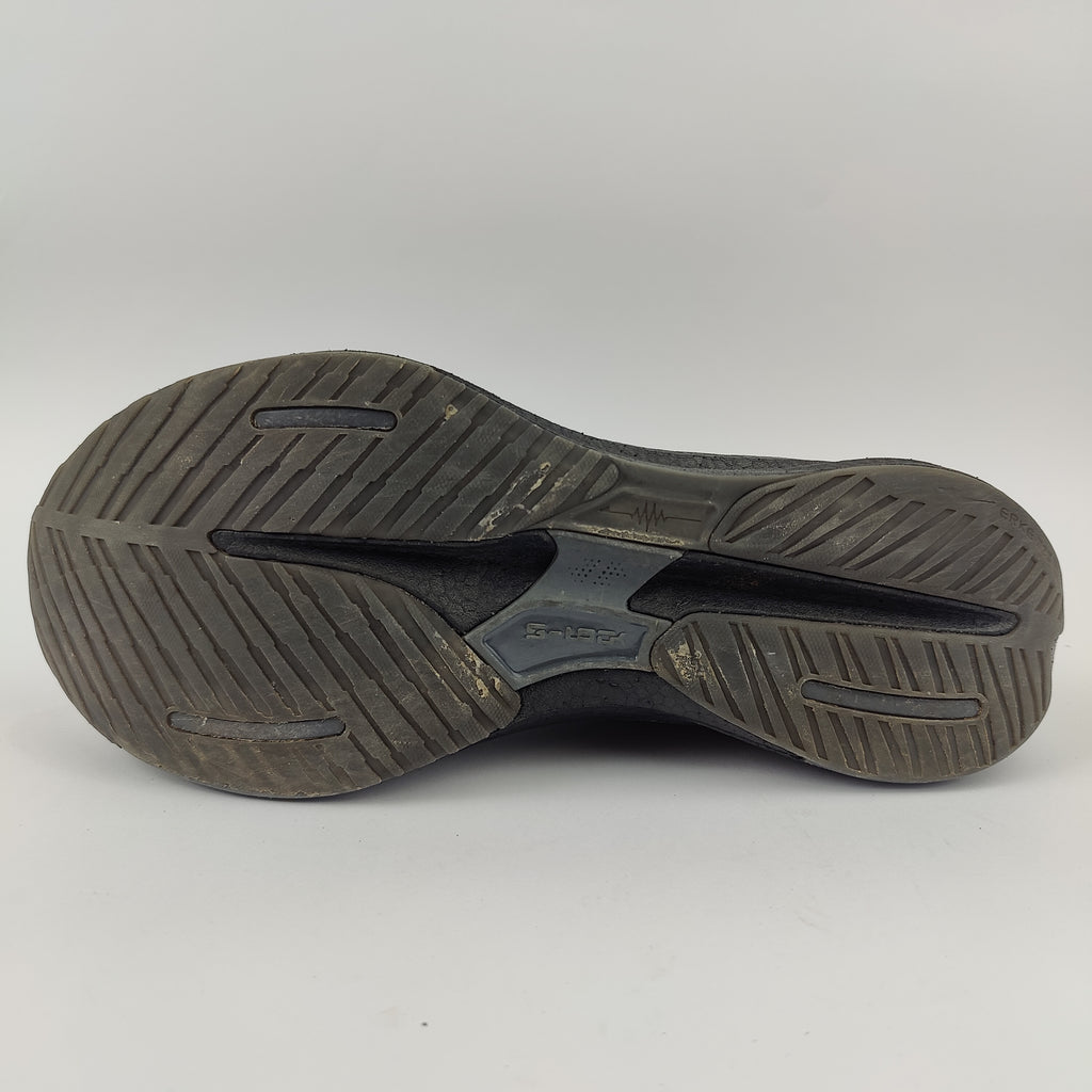Erke Dust 2.0 Carbon Plated (UK/PK 7) - 41 | Excellent