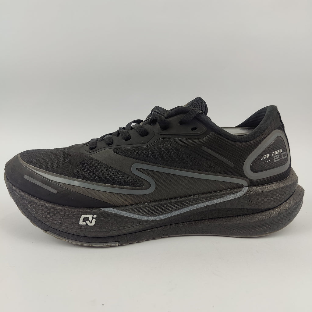 Erke Dust 2.0 Carbon Plated (UK/PK 7) - 41 | Excellent