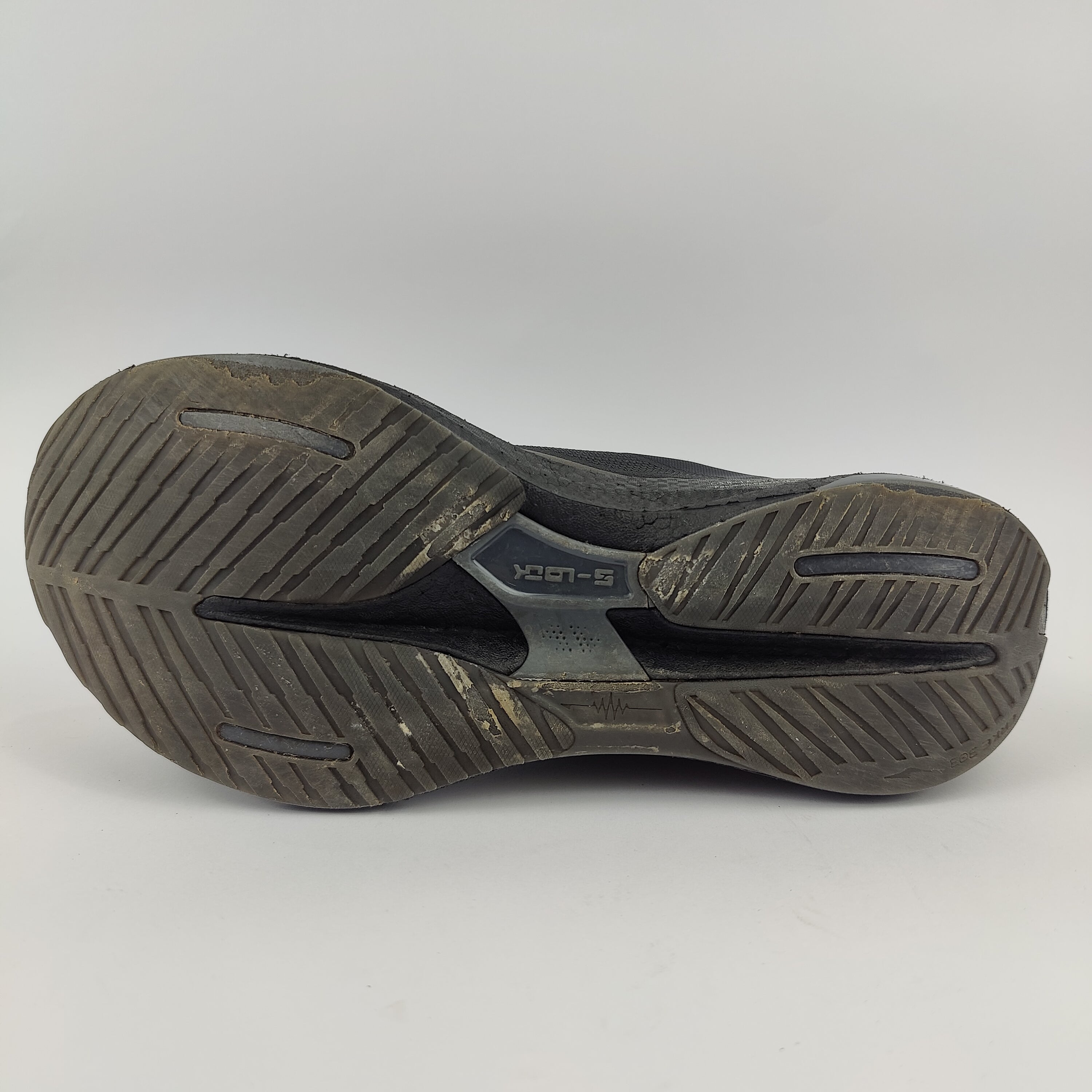Erke Dust 2.0 Carbon Plated (UK/PK 7) - 41 | Excellent