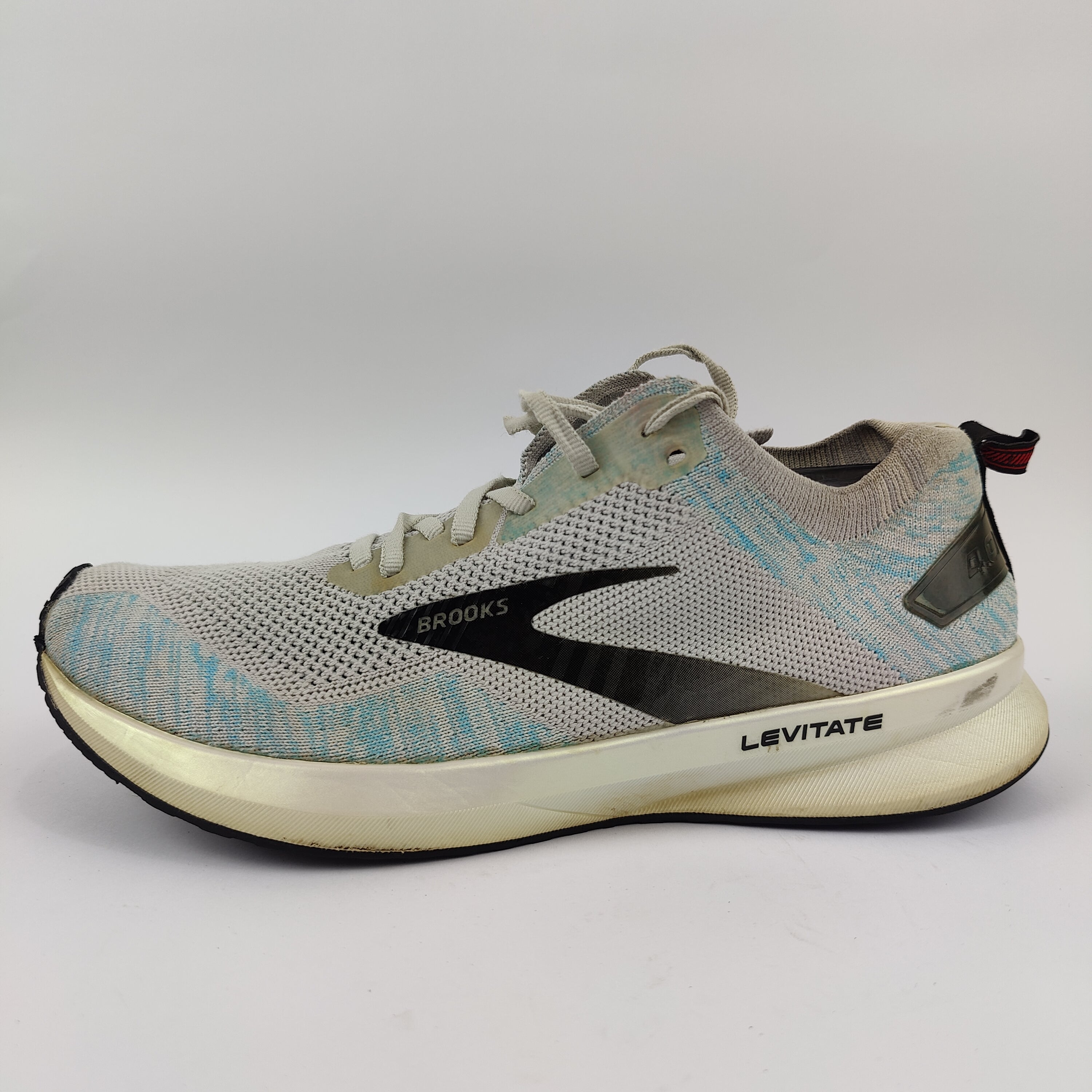 Brooks Levitate 4 (UK/PK 8) - 42 | Excellent