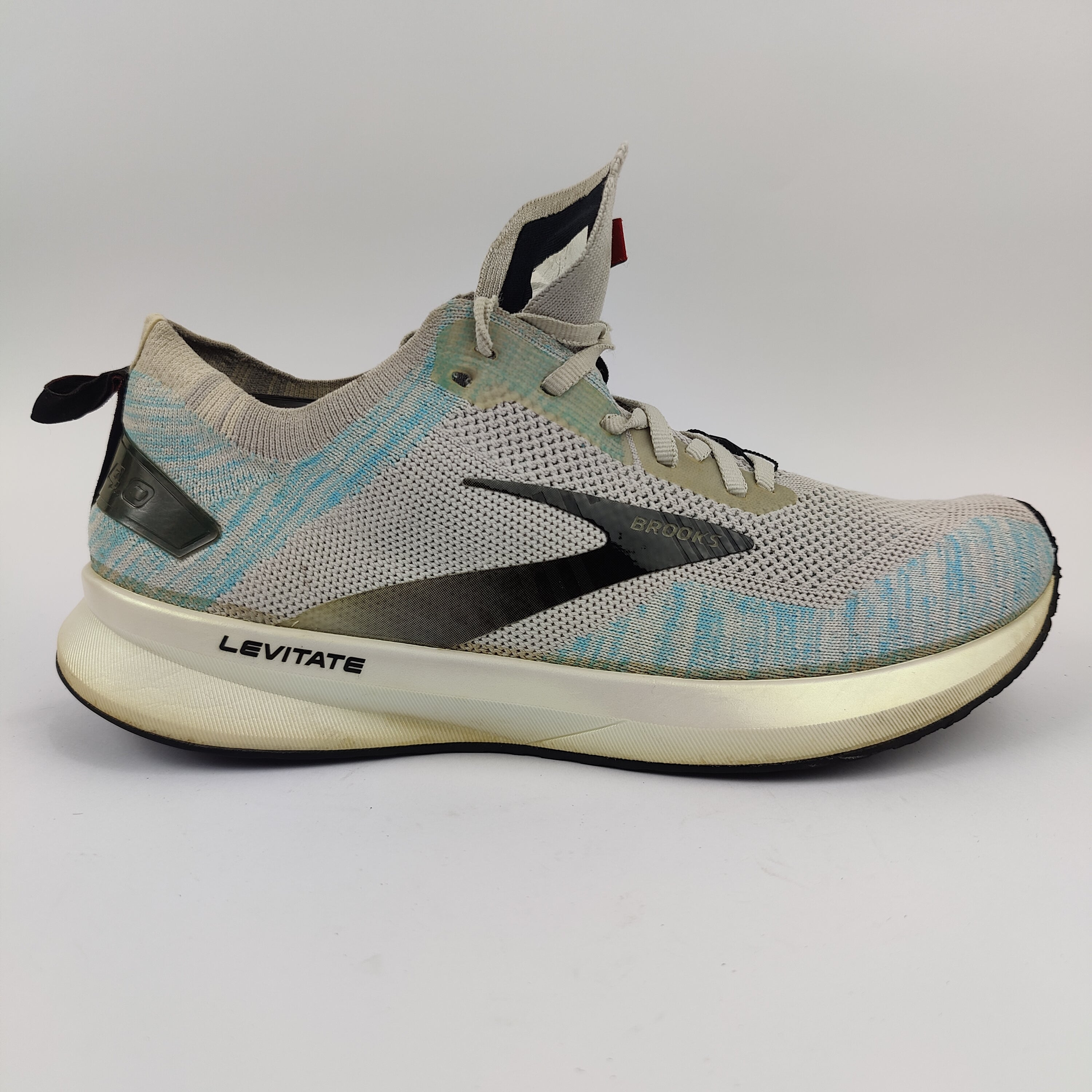 Brooks Levitate 4 (UK/PK 8) - 42 | Excellent